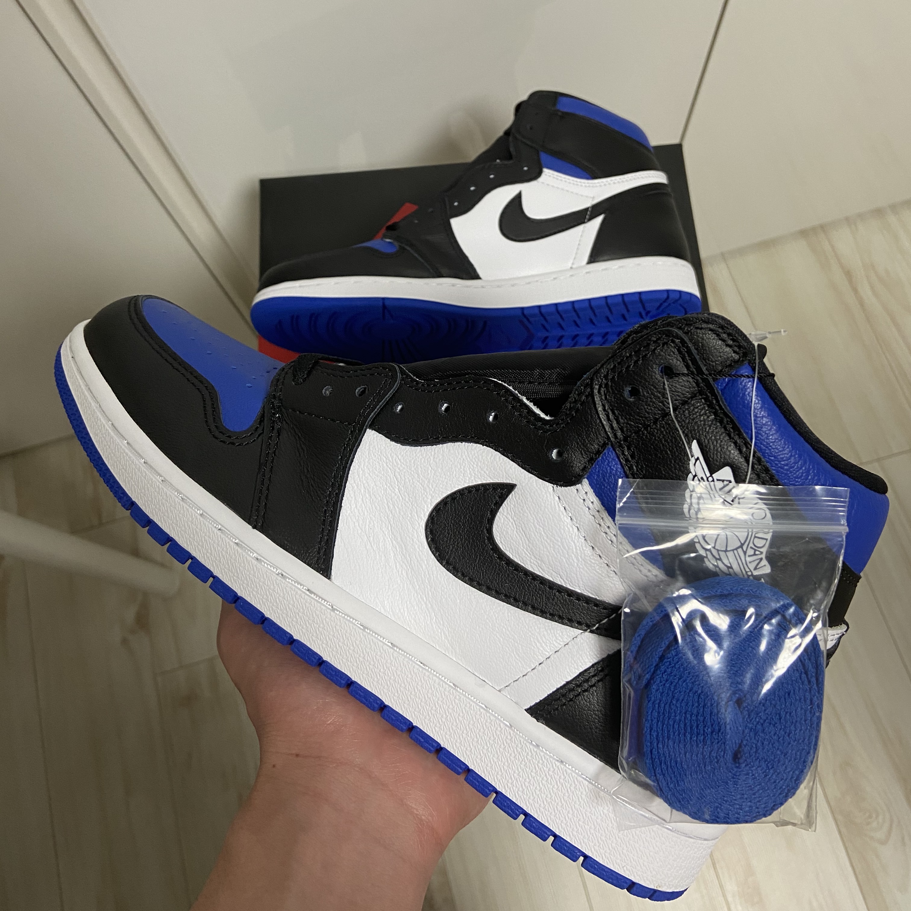 Jordan 1 Retro High OG Royal Toe 착용 스타일 - 2
