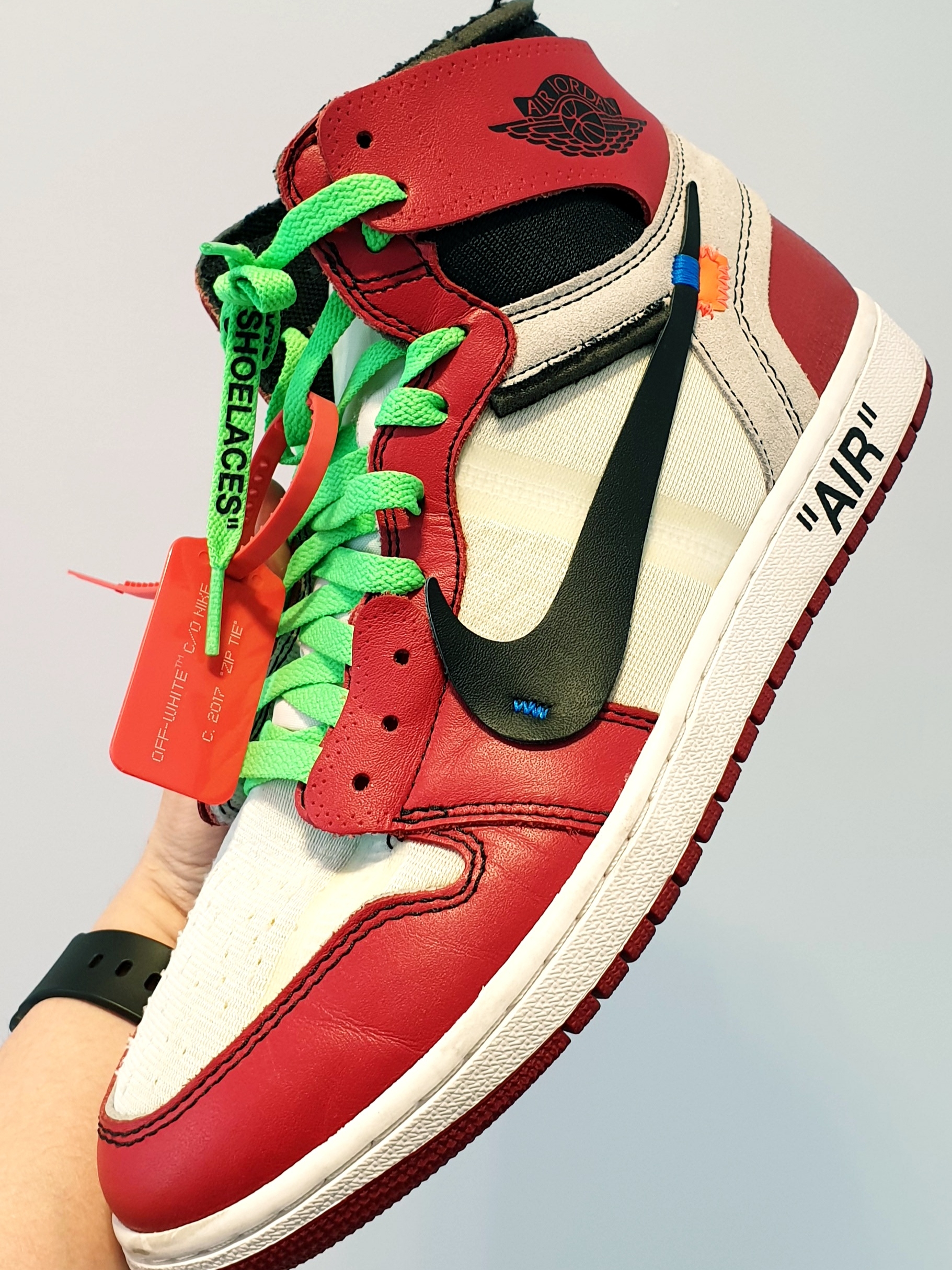 Jordan 1 x Off-White Retro High Chicago The Ten 착용 스타일