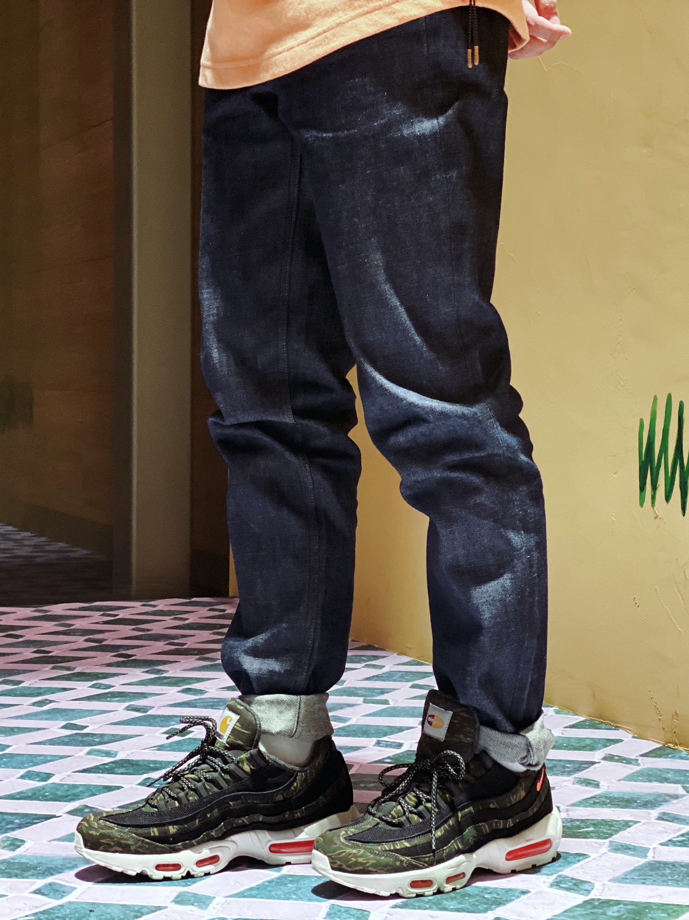 Nike x Carhartt WIP Air Max 95 Camo 착용 스타일 - 2