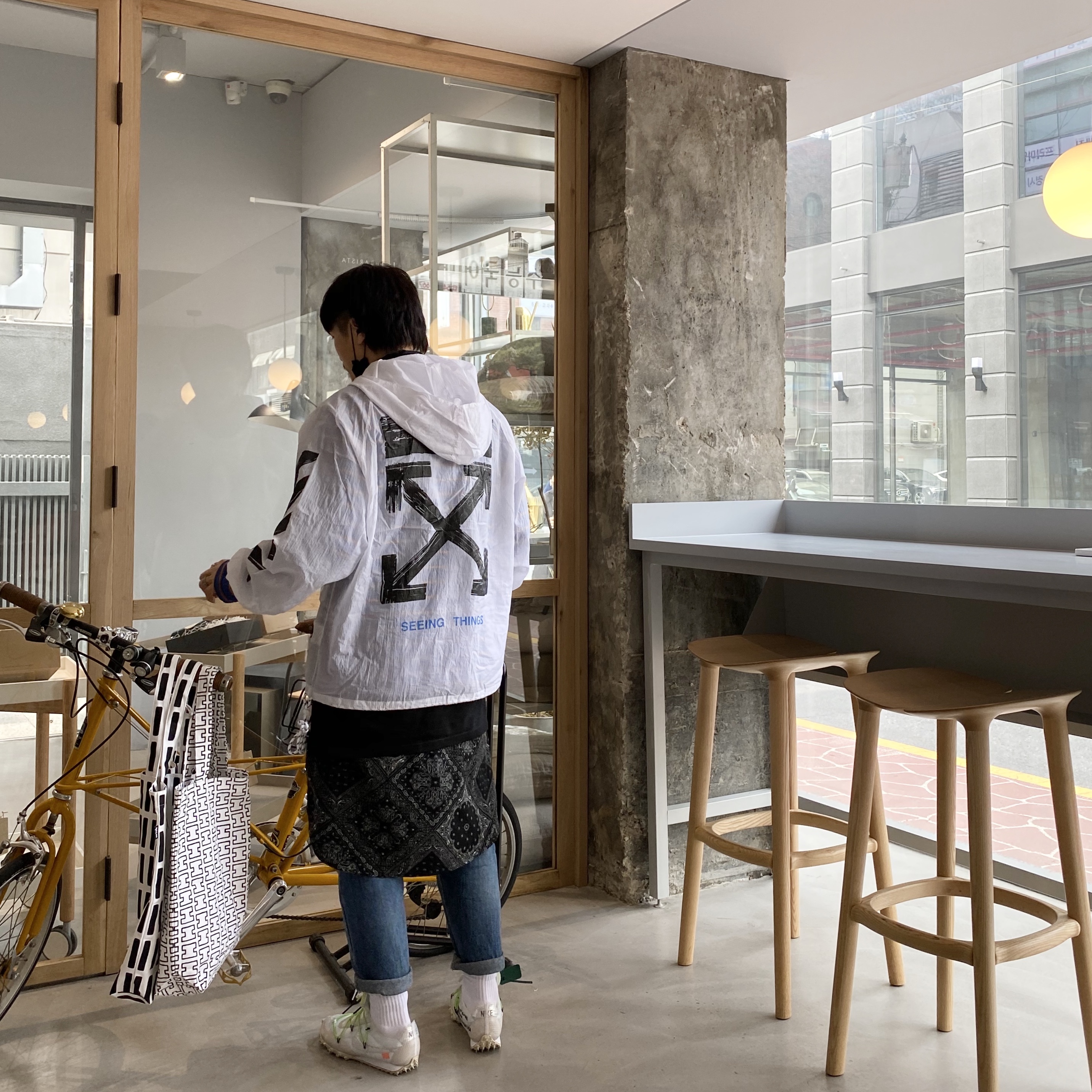 (W) Nike x Off-White Waffle Racer White 착용 스타일