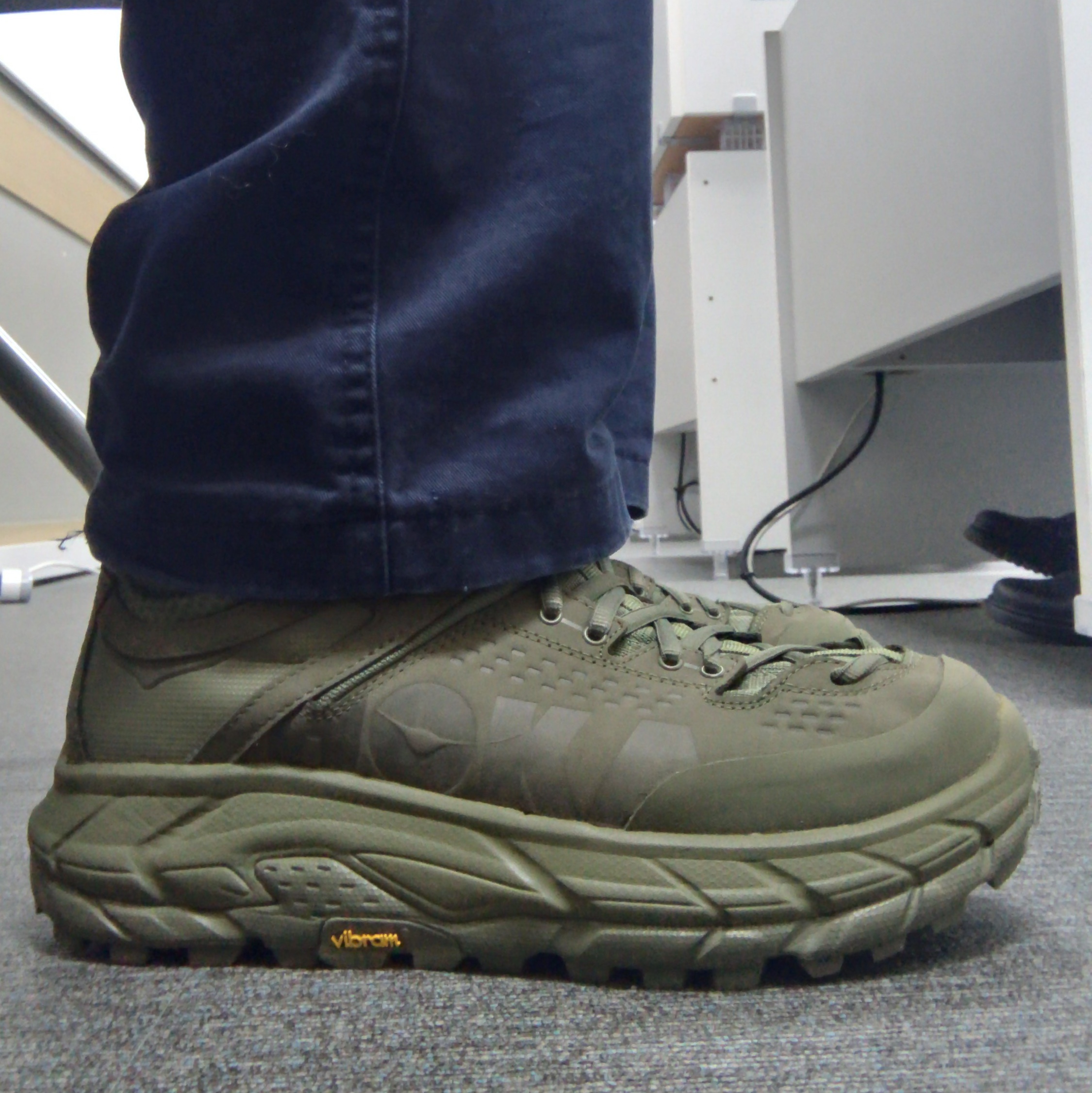 Hoka Tor Ultra Hi 2 WP Burnt Olive 착용 스타일