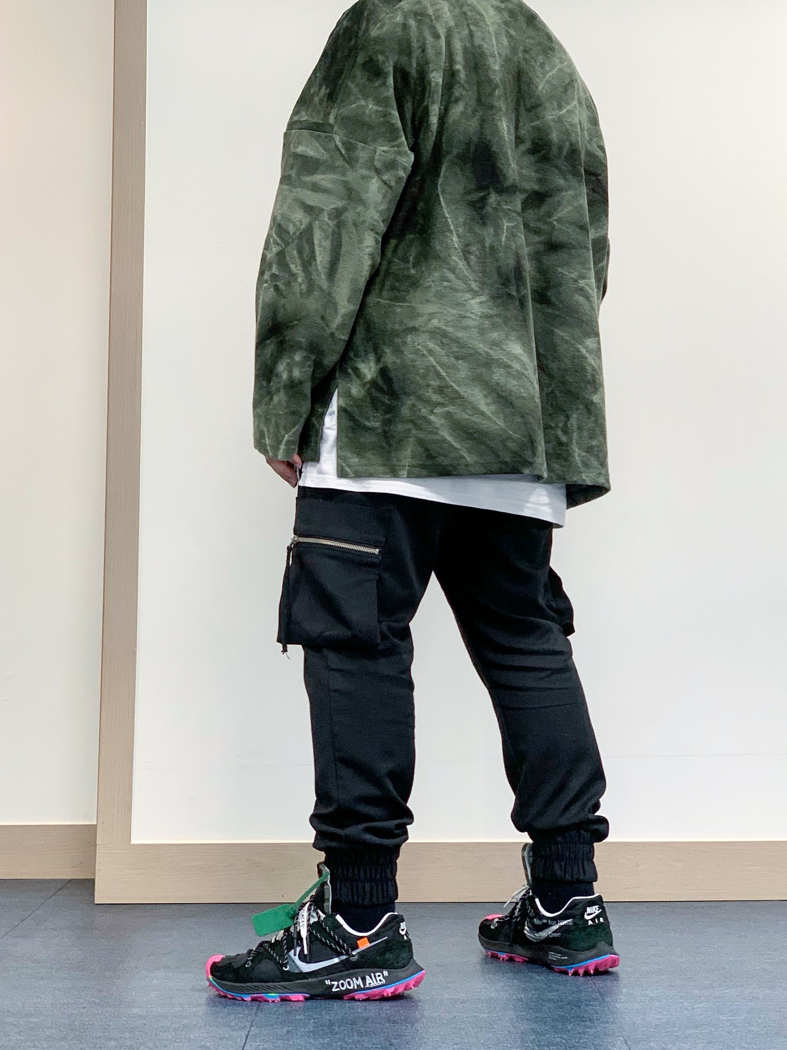 (W) Nike x Off-White Zoom Terra Kiger 5 Black 착용 스타일