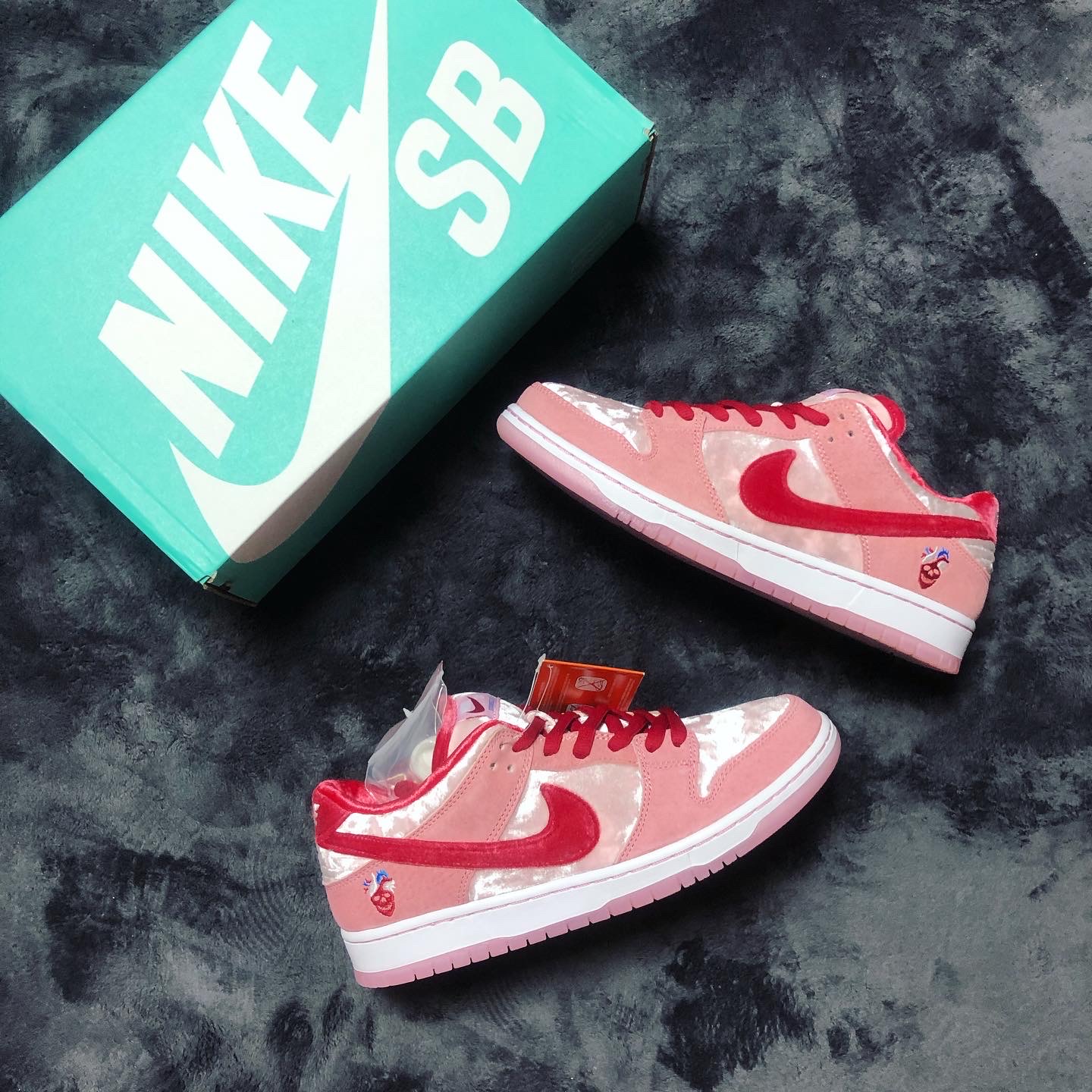 Nike x StrangeLove SB Dunk Low Pink (Regular Box) 착용 스타일