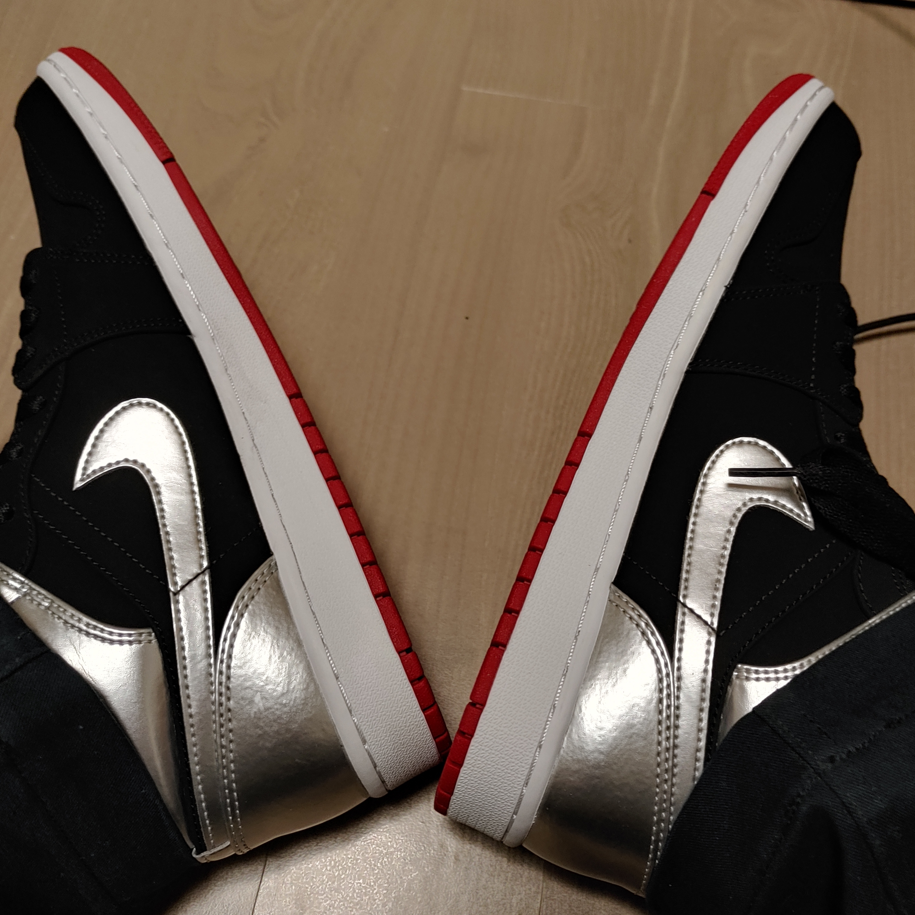 Jordan 1 Mid Johnny Kilroy 착용 스타일