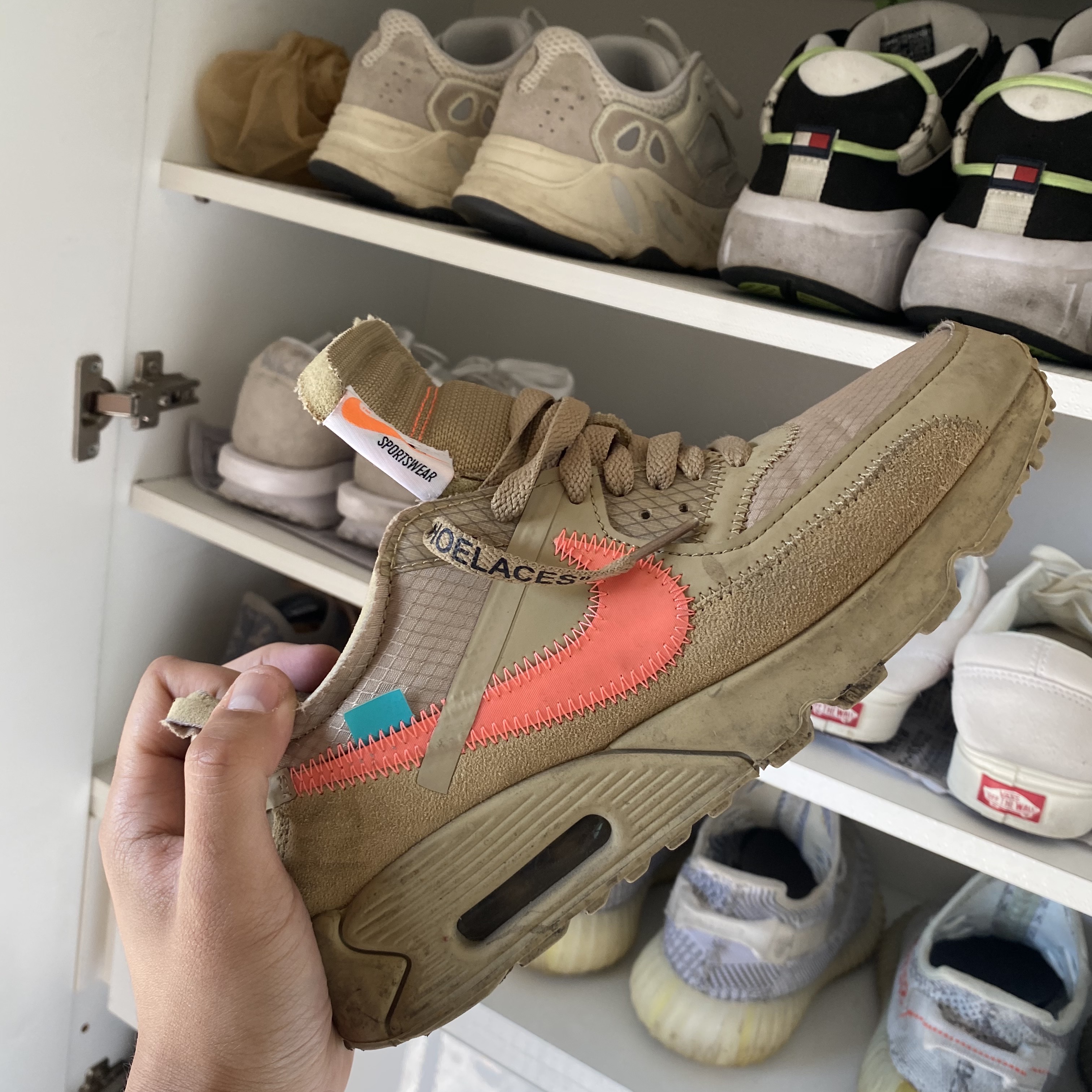 Nike x Off-White Air Max 90 V2 Desert Ore 착용 스타일