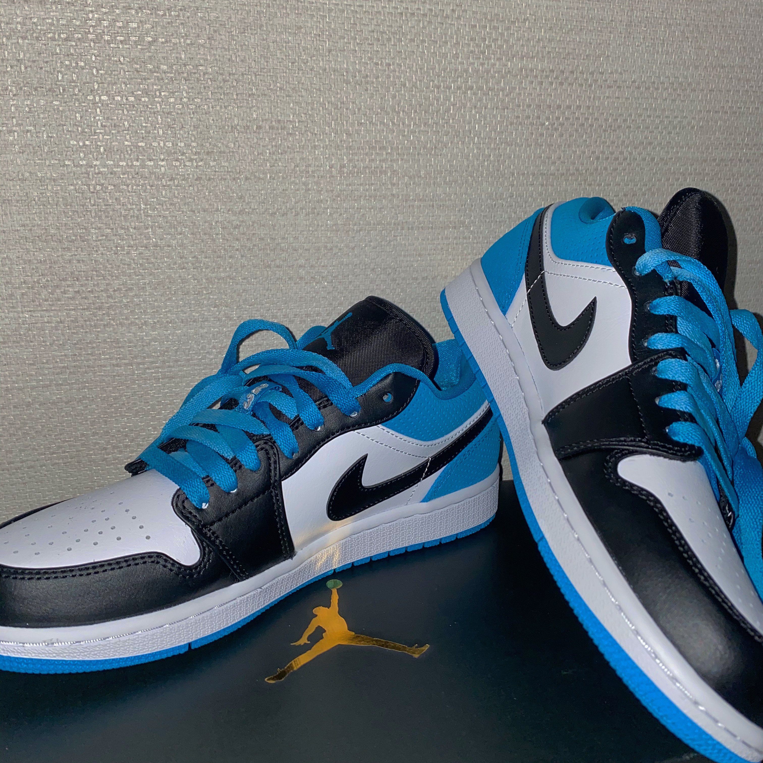 Jordan 1 Low SE Laser Blue 착용 스타일