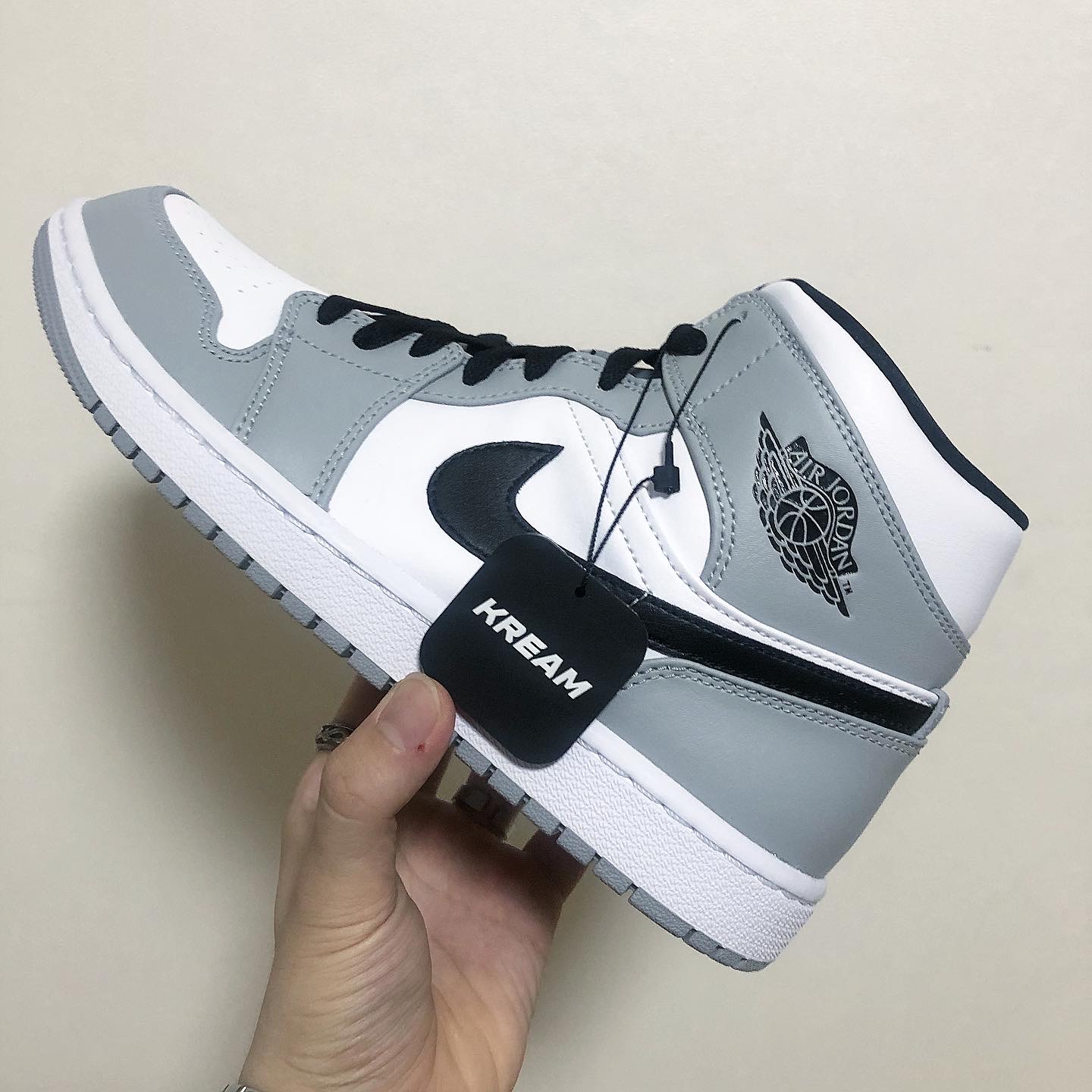 Jordan 1 Mid Light Smoke Grey, (GS) Jordan 1 Mid Light Smoke Grey 착용 스타일