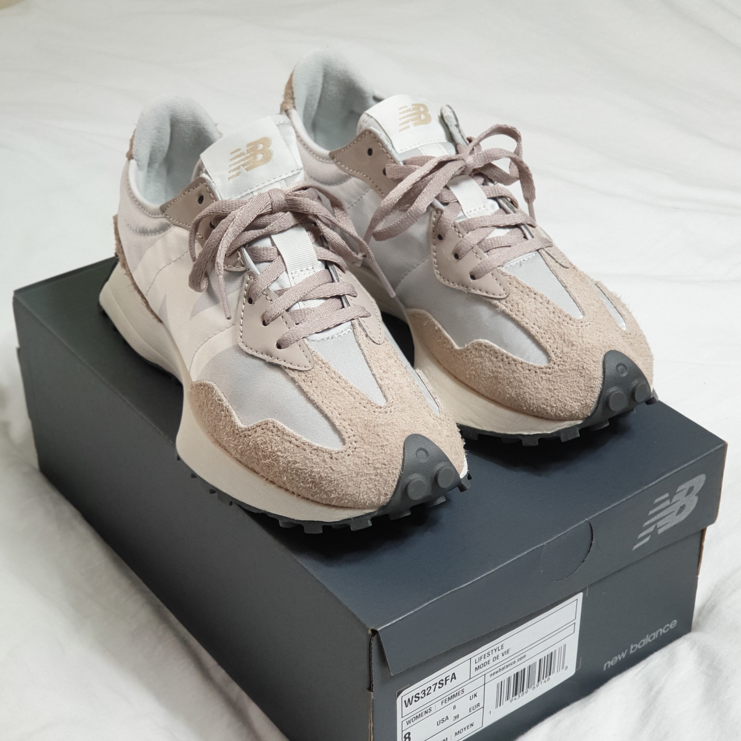 (W) New Balance 327 Grey Beige 착용 스타일 - 1