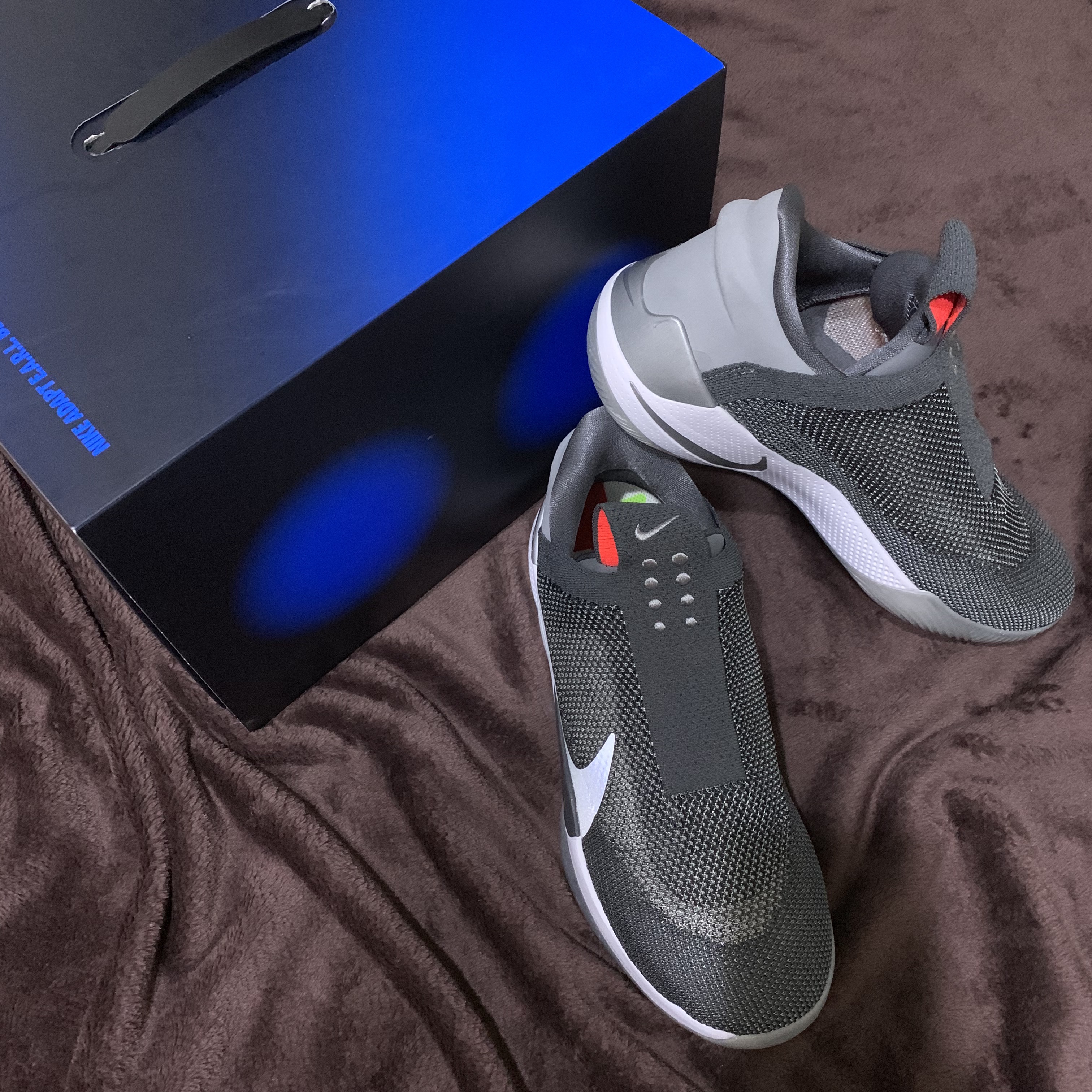 (W) Nike x Off-White Zoom Terra Kiger 5 Black, Nike Adapt BB Dark Grey (KR Charger) 착용 스타일 - 2