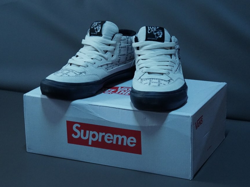 Vans x Supreme Half Cab Pro White 착용 스타일 - 1