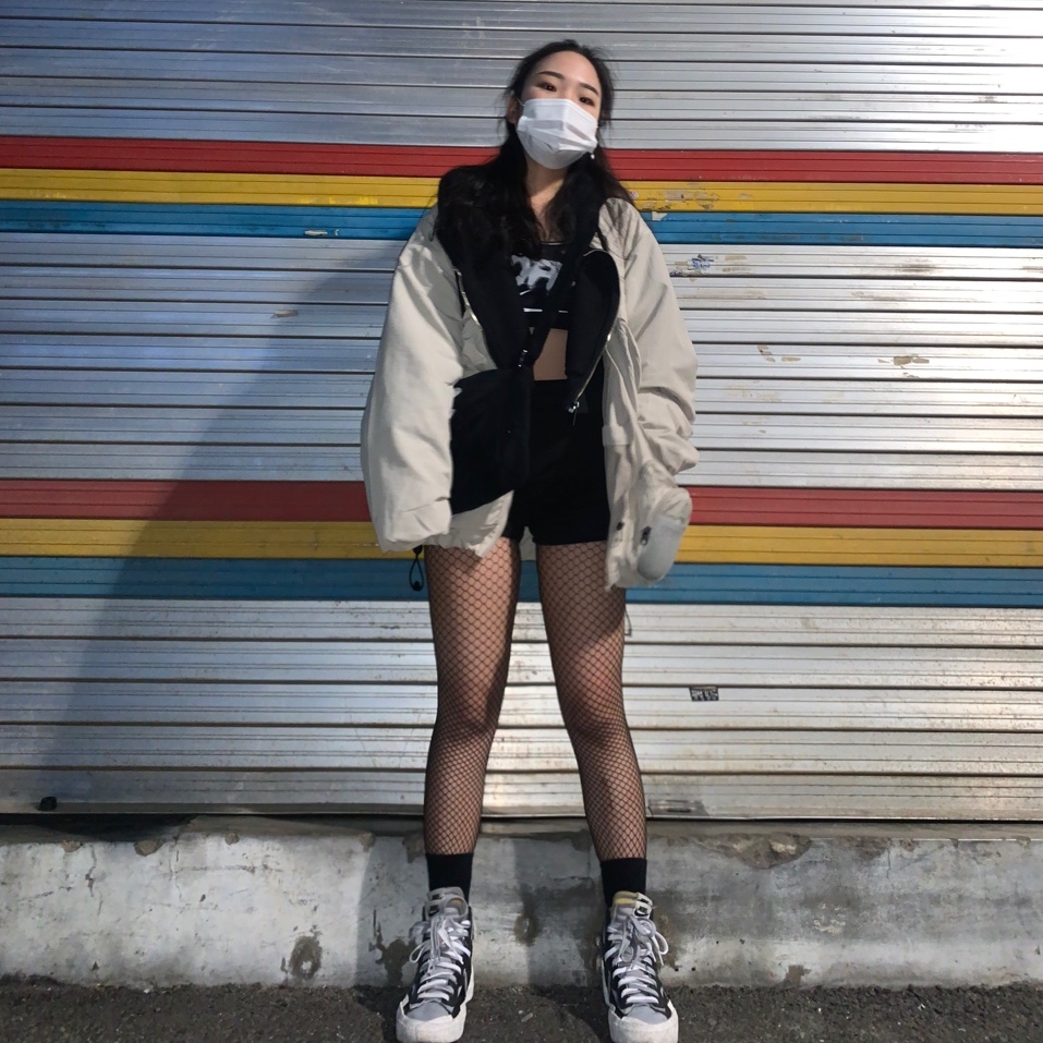 Nike x Sacai Blazer Mid Black Grey 착용 스타일