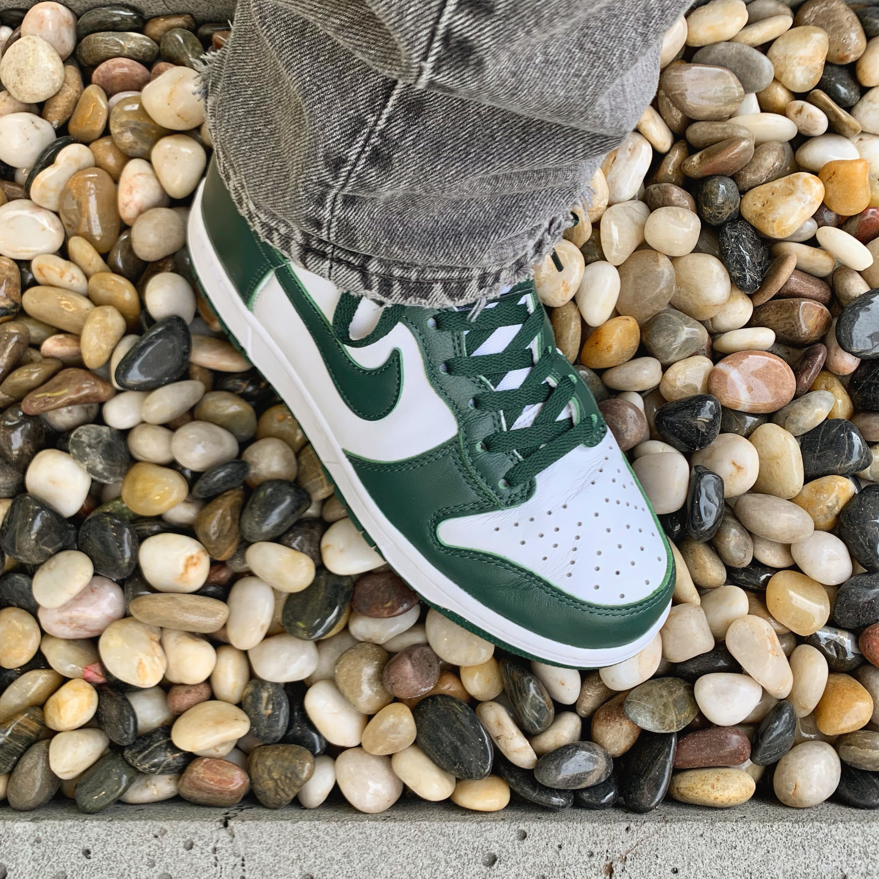 Nike Dunk High SP Spartan Green 착용 스타일