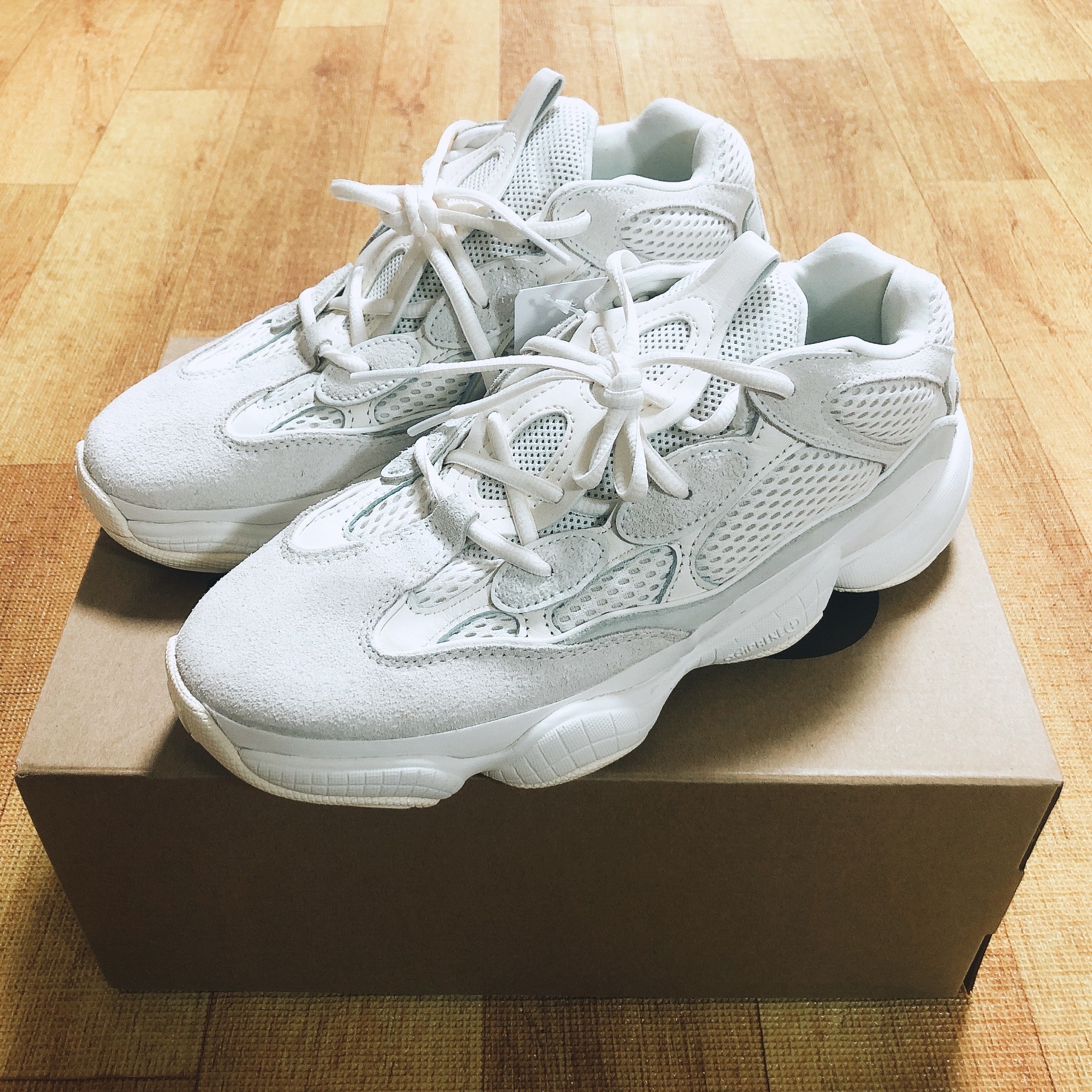 Adidas Yeezy 500 Bone White, (Infant) Adidas Yeezy 500 Bone White 착용 스타일