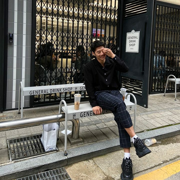 Balenciaga Triple S Sneakers Black 2020 착용 스타일