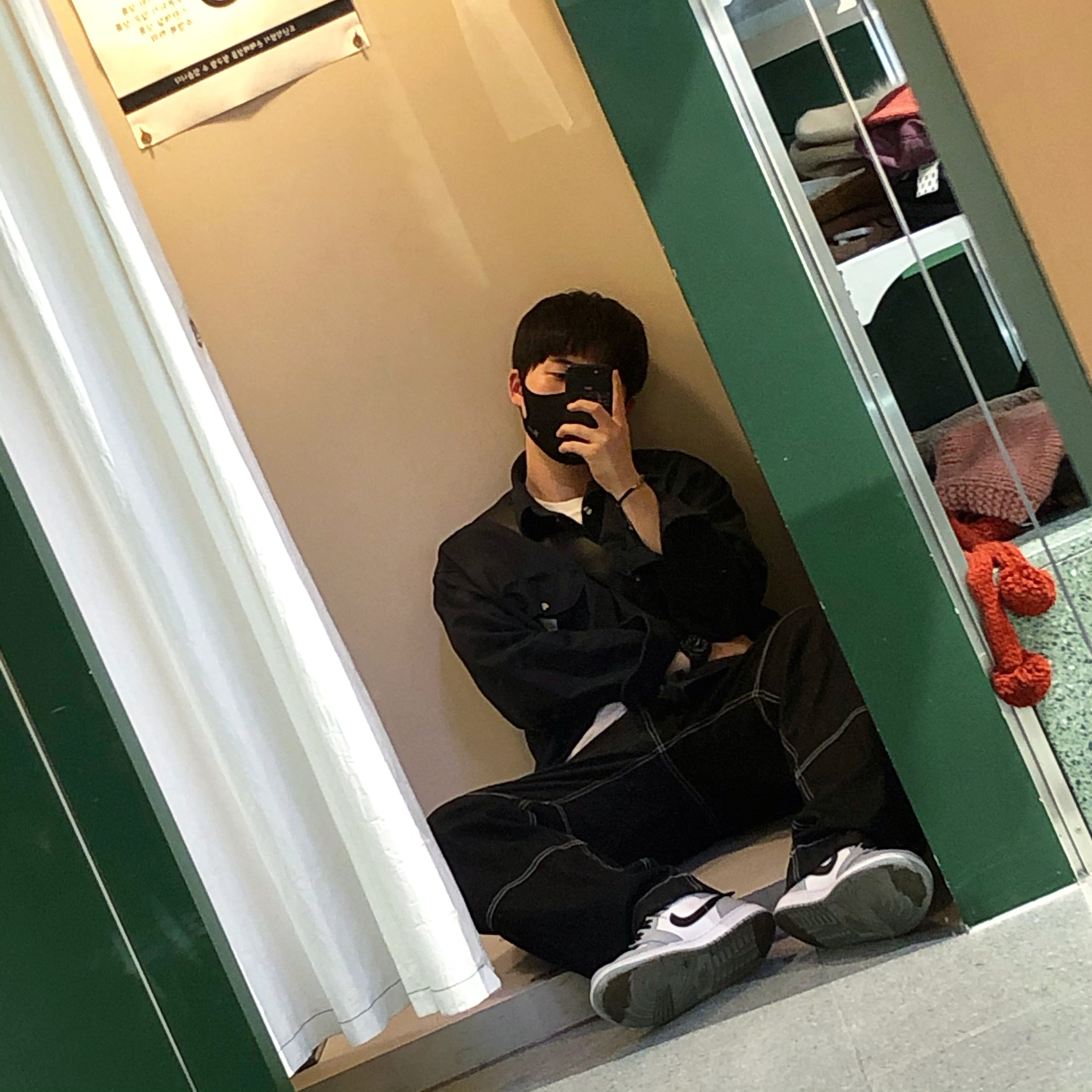 Jordan 1 Mid Light Smoke Grey 착용 스타일