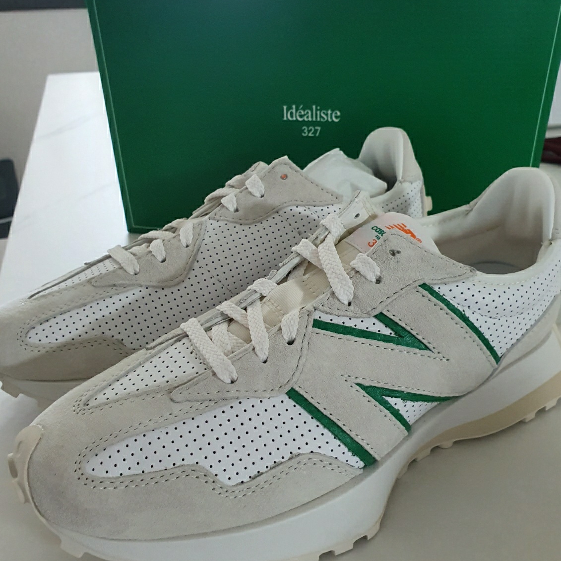 New Balance x Casablanca 327 Idealist Off White Green 착용 스타일