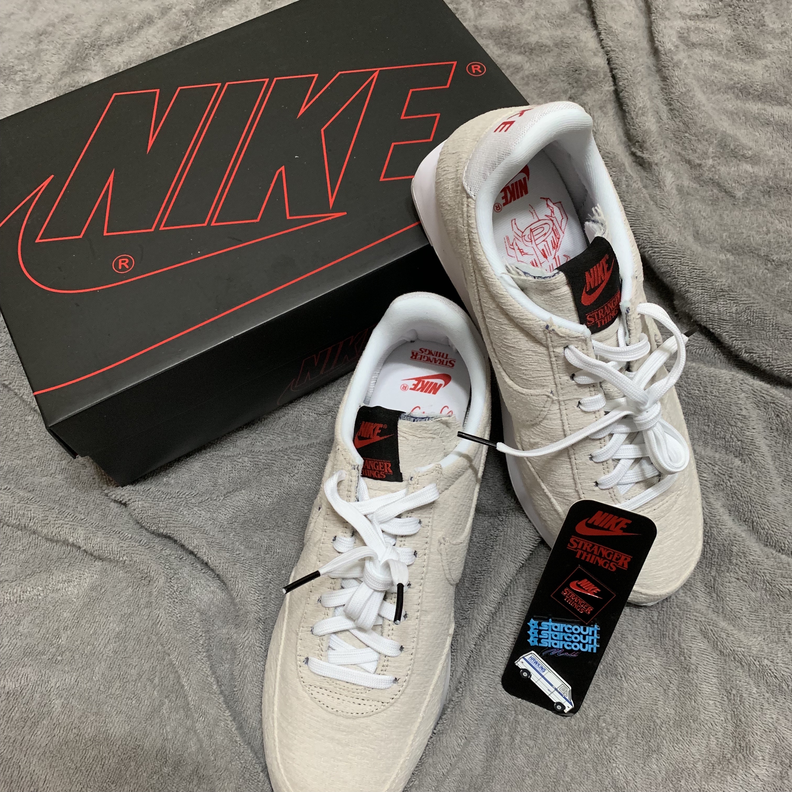 Nike Cortez 72 Shoe Dog OG Slim Swoosh, Nike x Peaceminusone Air Force 1 Low Para-Noise 착용 스타일 - 4