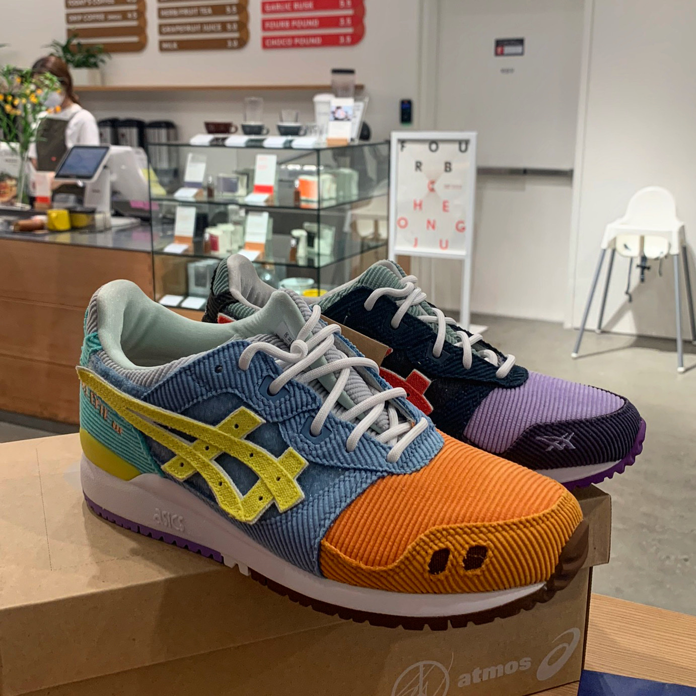 Asics x Atmos x Sean Wotherspoon Gel-Lyte III OG Corduroy 착용 스타일