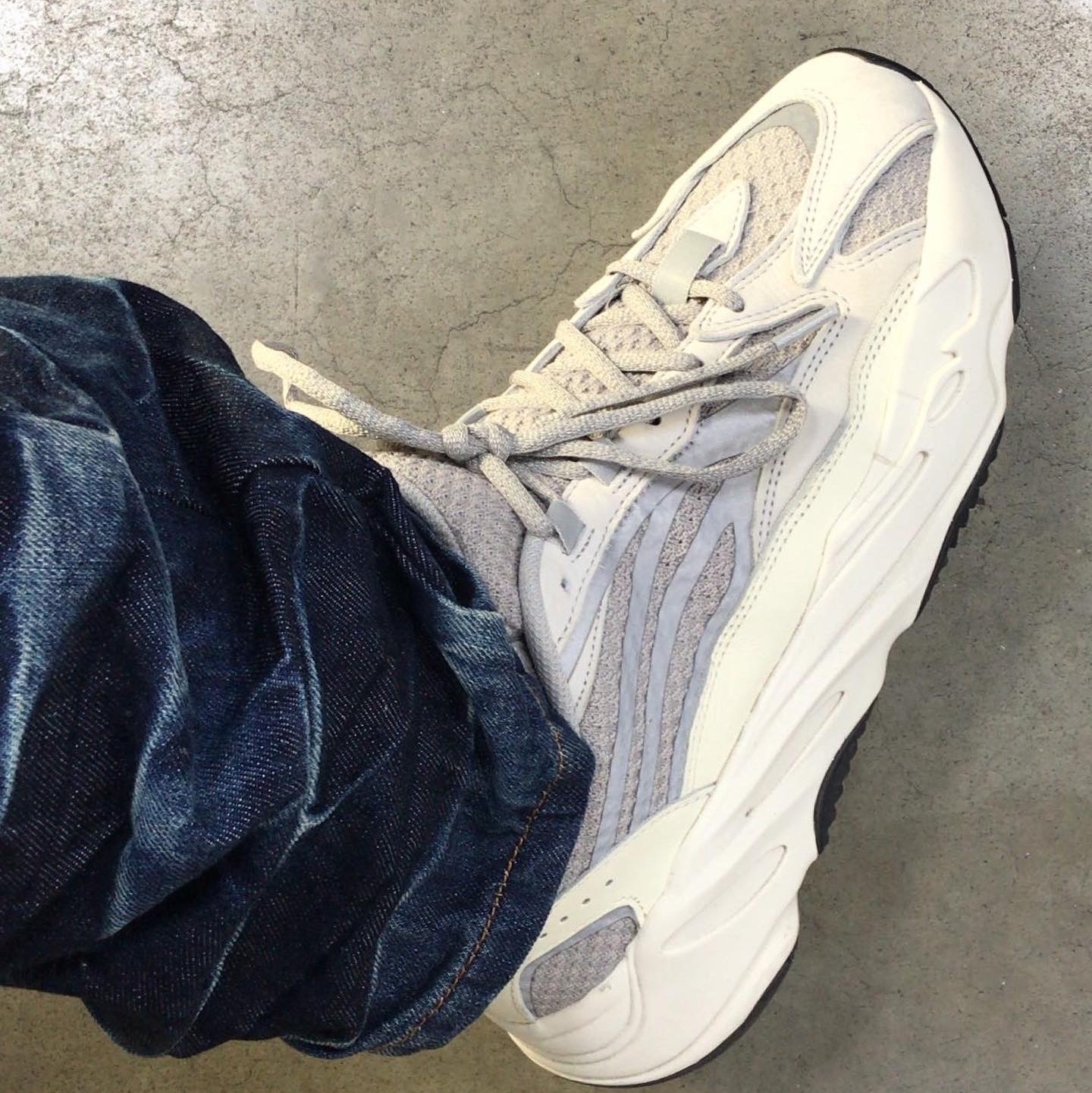 Adidas Yeezy Boost 700 V2 Static 2018 착용 스타일