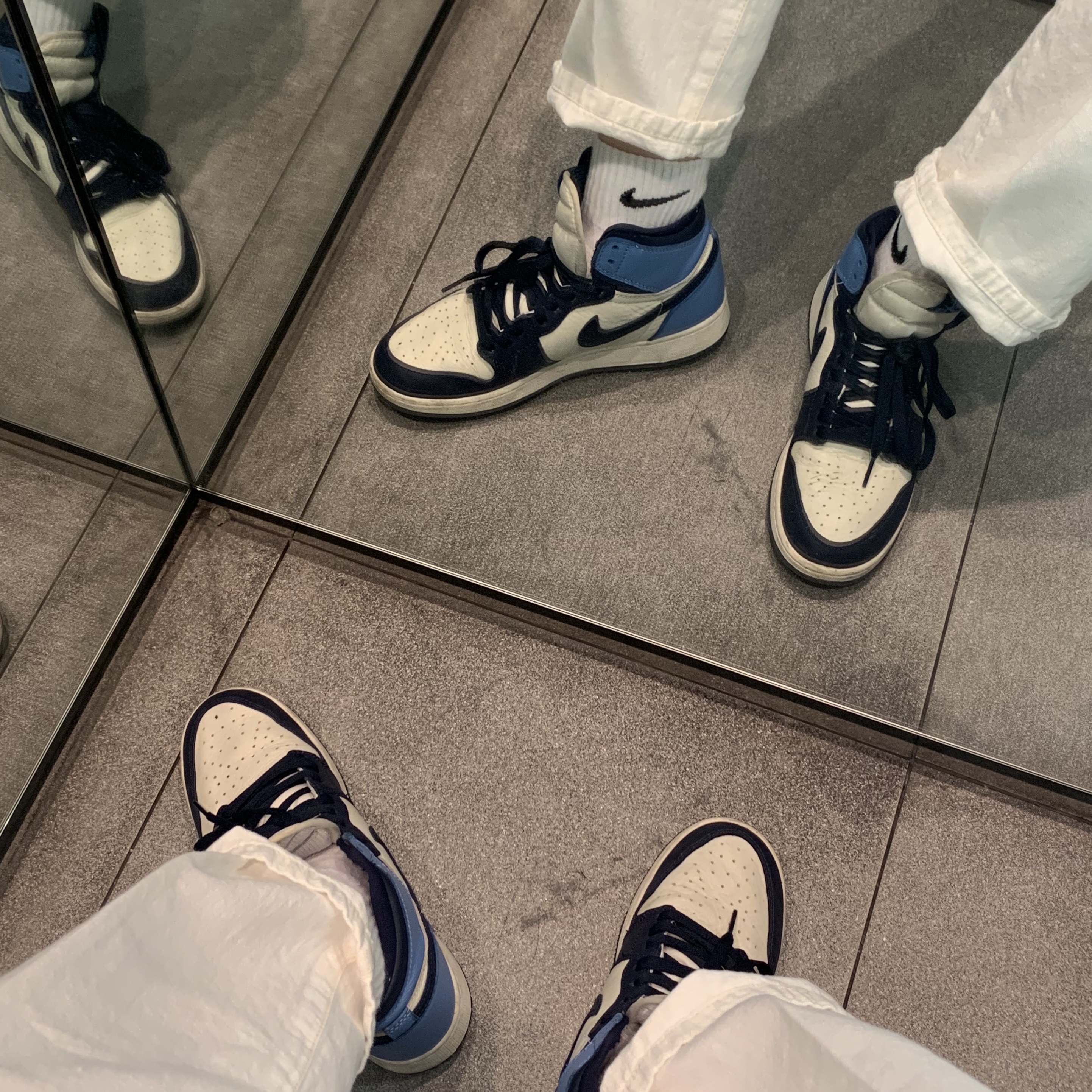 Jordan 1 Retro High Obsidian UNC 착용 스타일