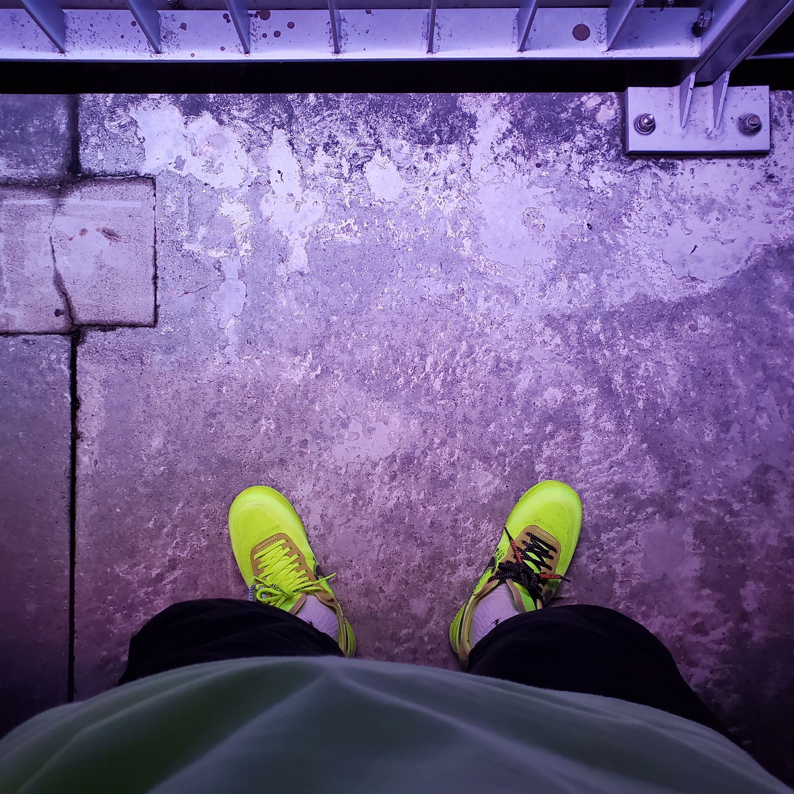 Nike x Off-White Air Force 1 Low Volt 착용 스타일