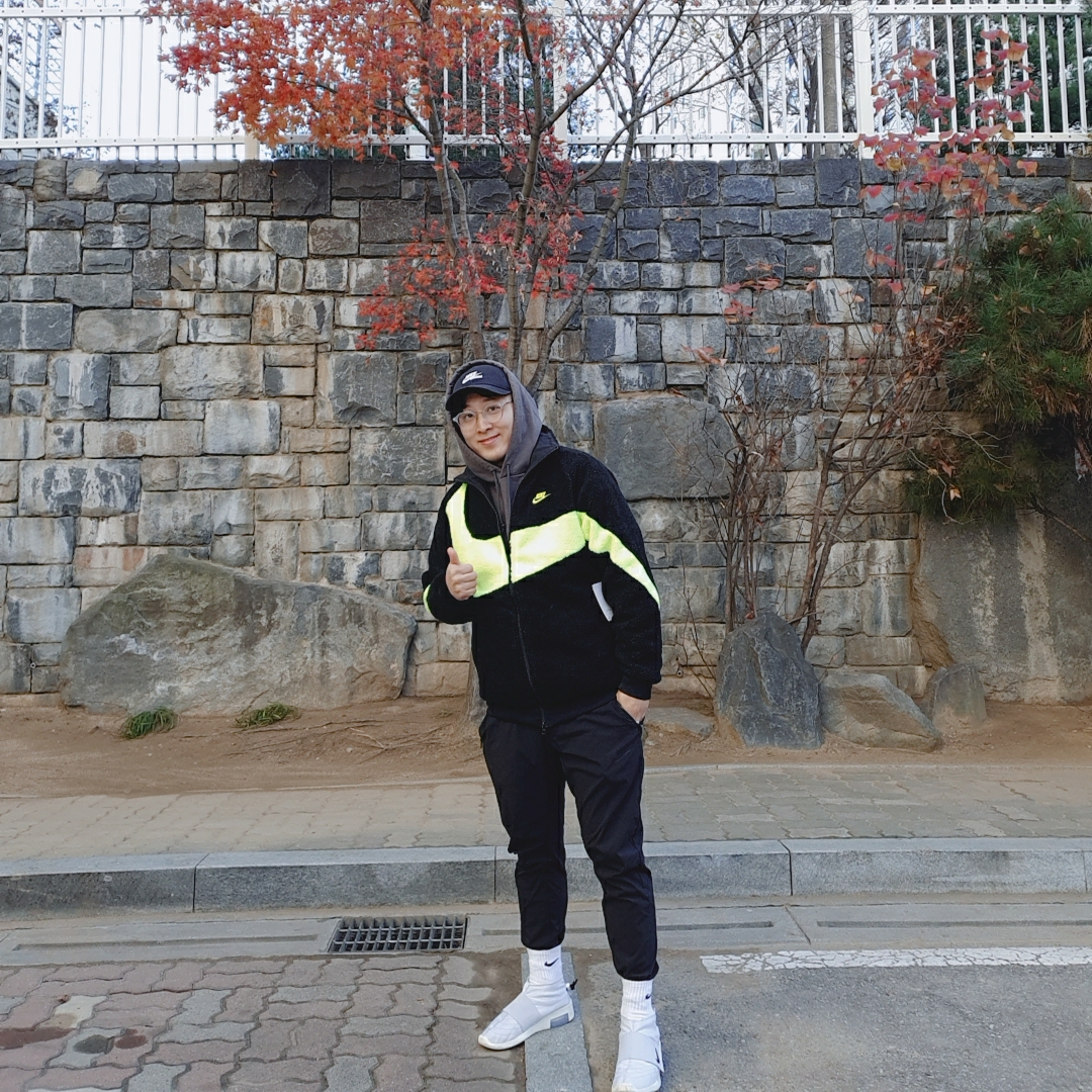 Nike x Fear of God Air Fear of God Moccasin Pure Platinum 착용 스타일