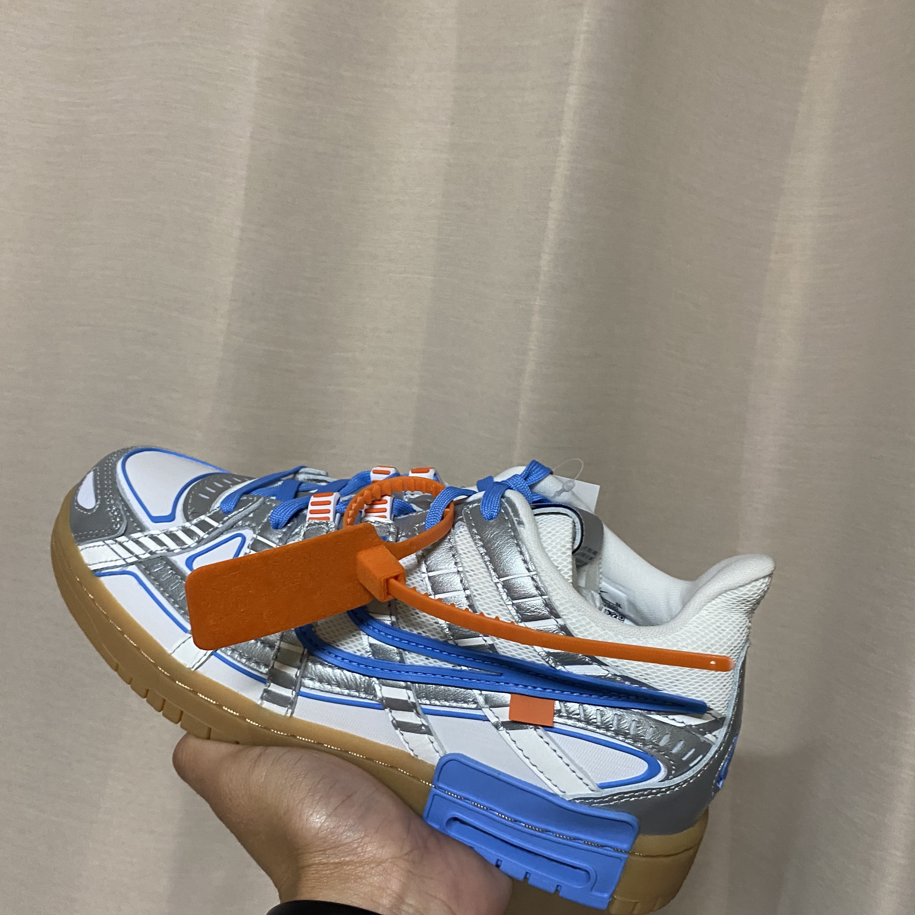 Nike x Off-White Air Rubber Dunk University Blue 착용 스타일