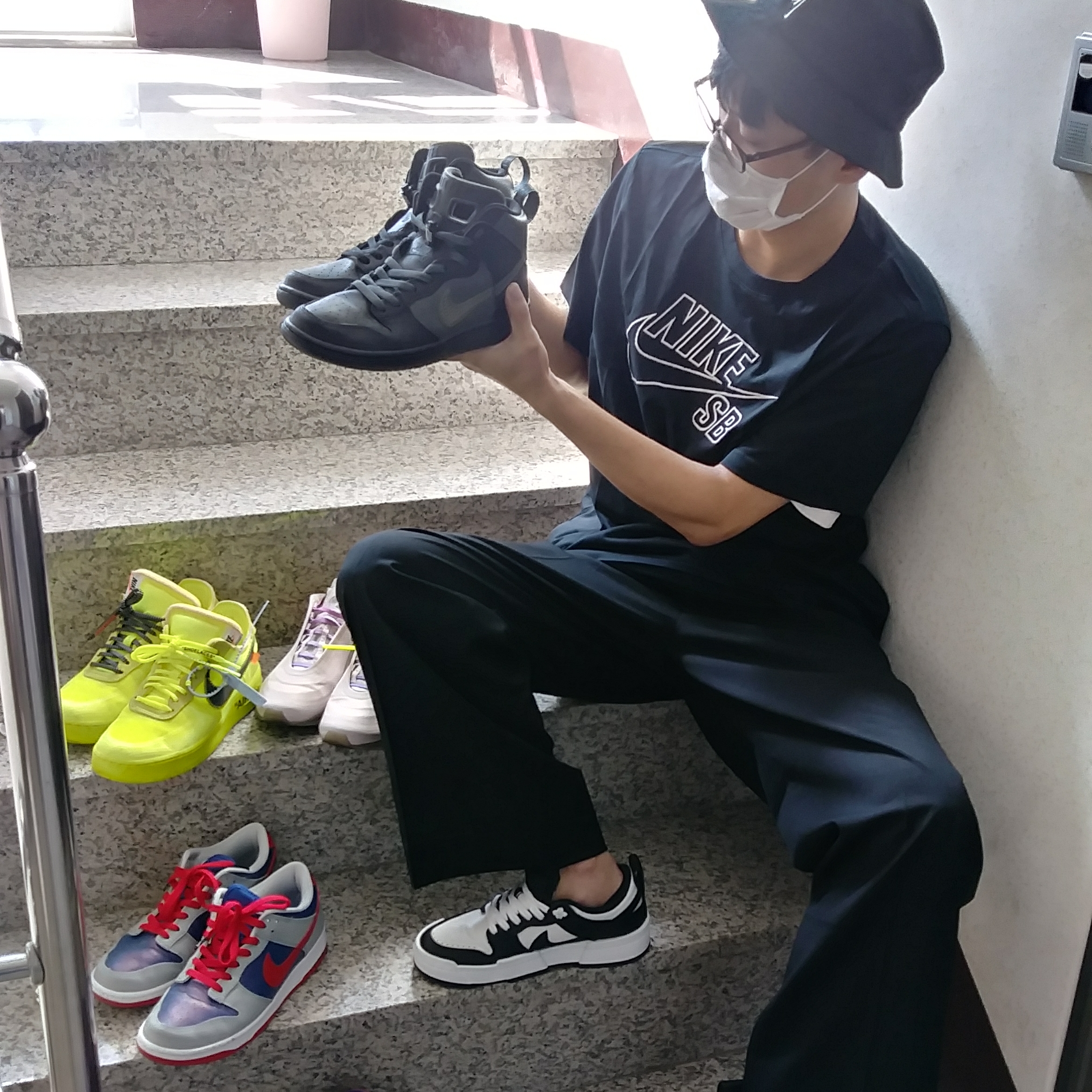 Nike x FPAR SB Dunk High Black, Nike x Off-White Air Force 1 Low Volt 착용 스타일