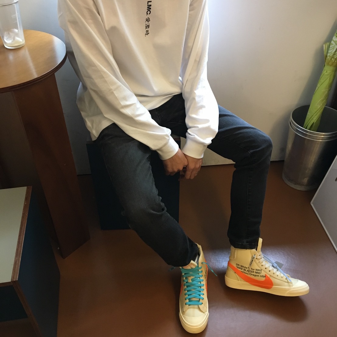 Nike x Off-White Blazer Mid Off-White All Hallow's Eve 착용 스타일