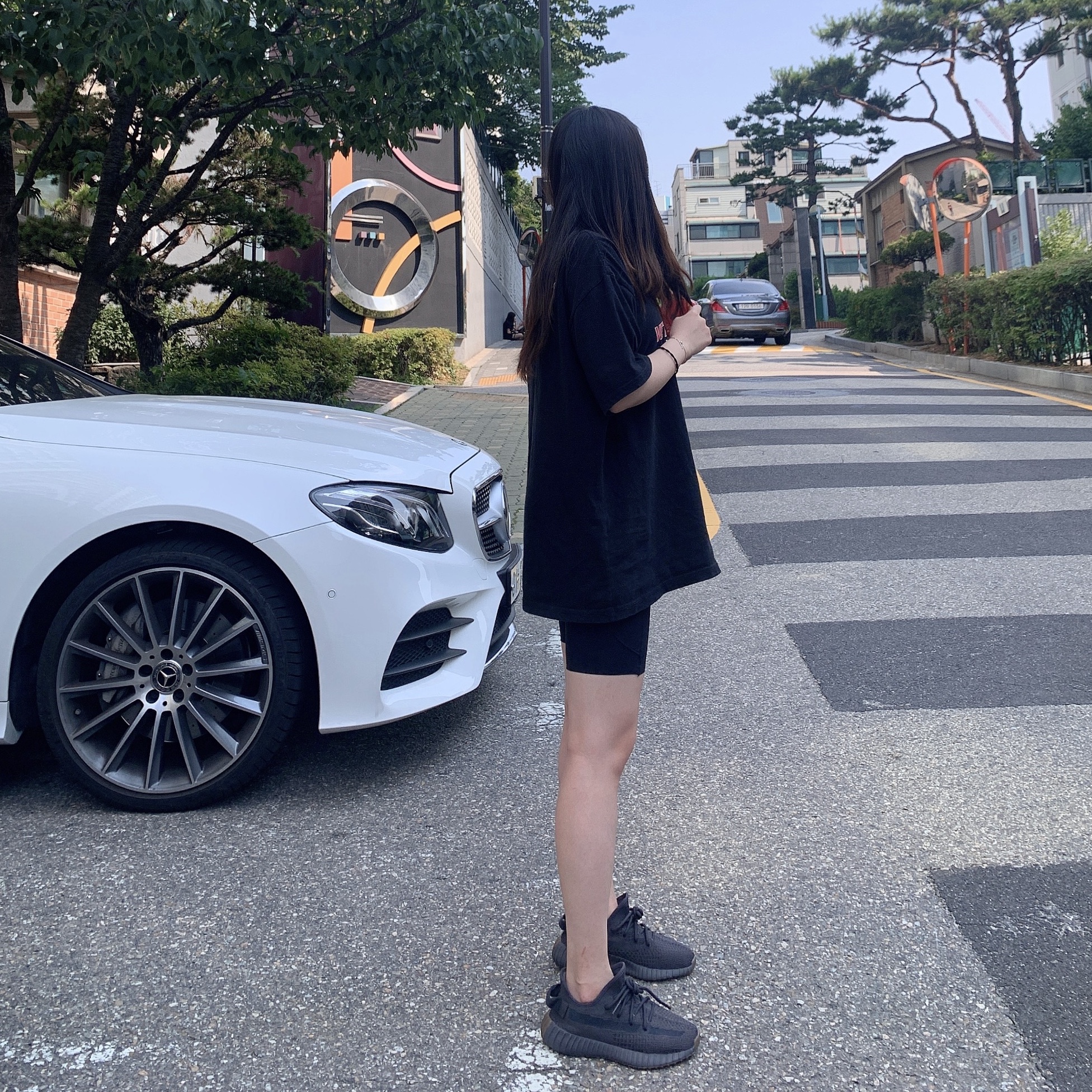Adidas Yeezy Boost 350 V2 Cinder 착용 스타일