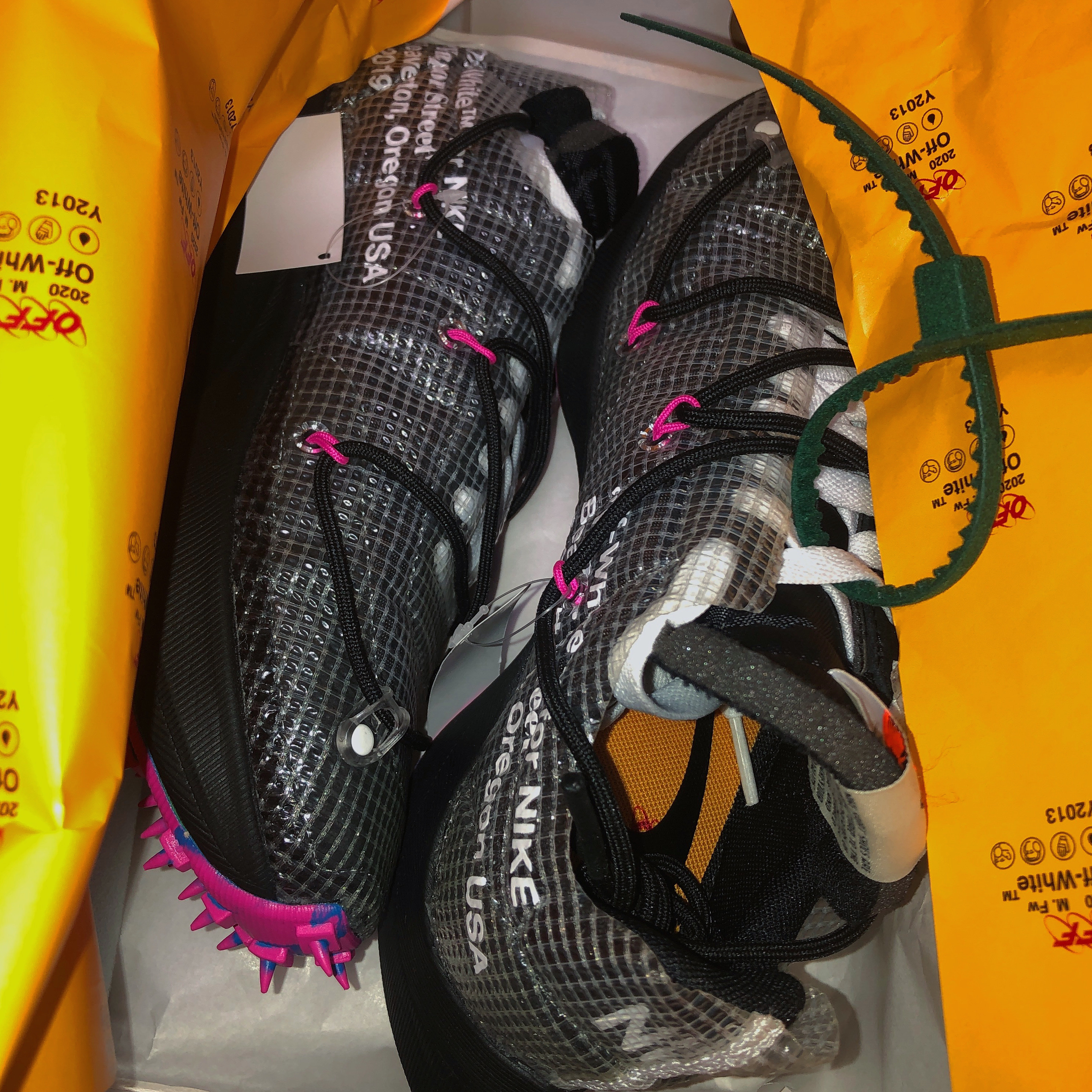 (W) Nike x Off-White Vapor Street Black Laser Fuchsia 착용 스타일