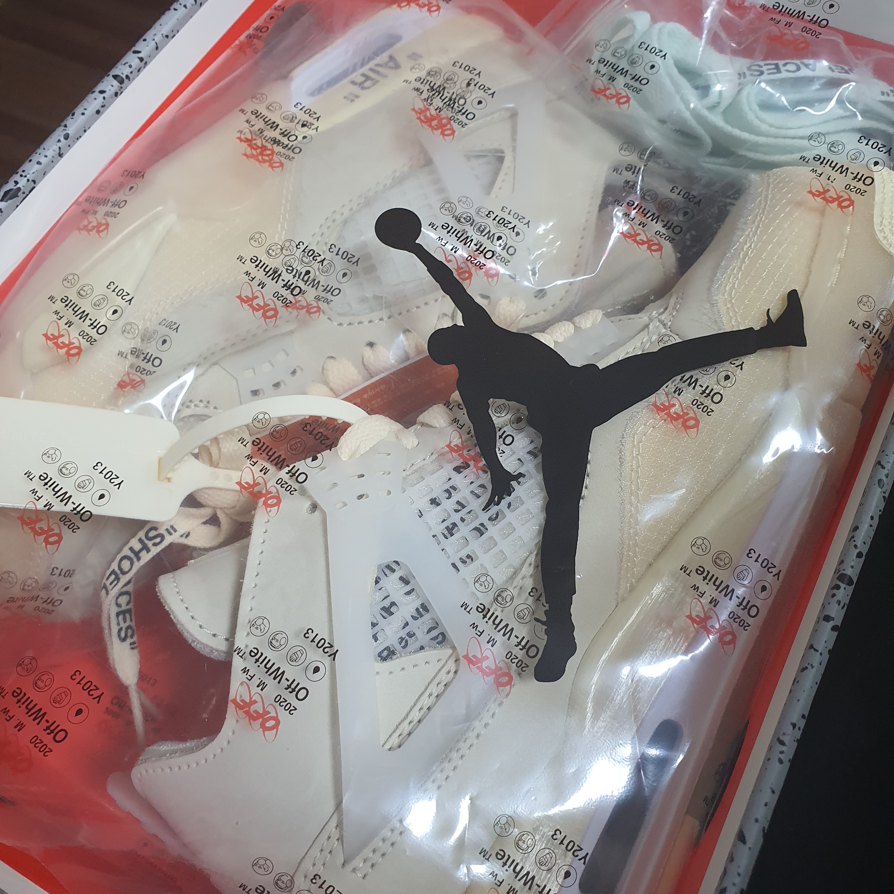 (W) Jordan 4 x Off-White Retro SP Sail 착용 스타일