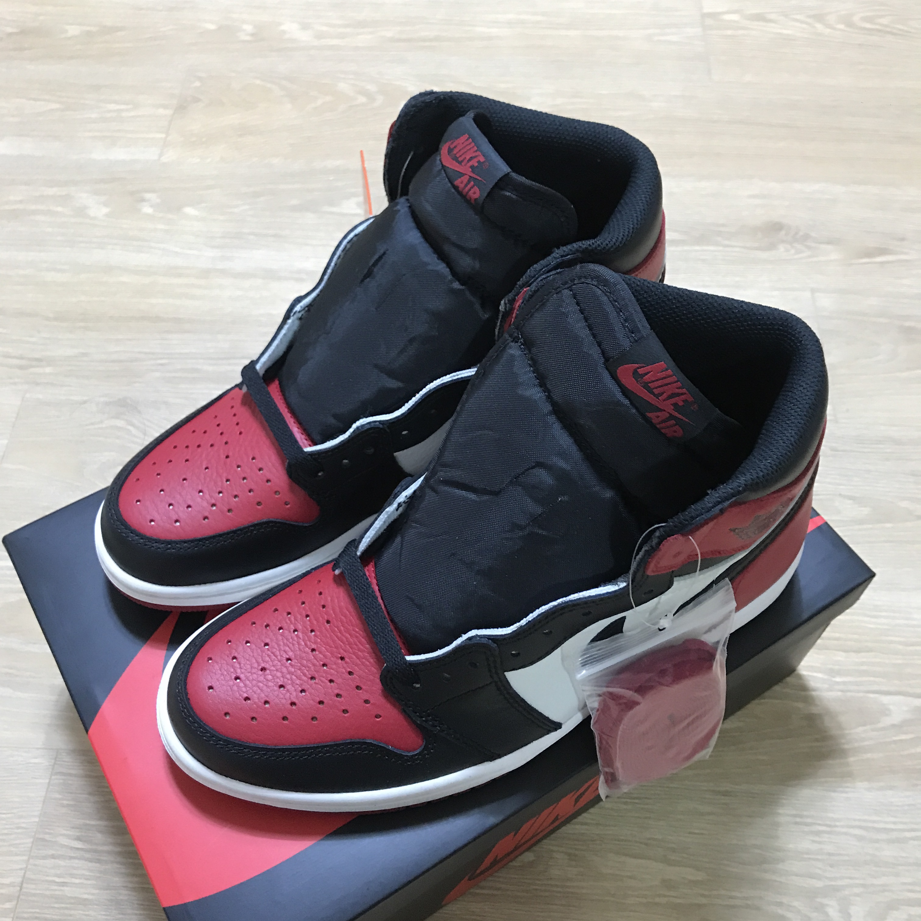 Jordan 1 Retro High OG Bred Toe, (GS) Jordan 1 Retro High OG Bred Toe 착용 스타일