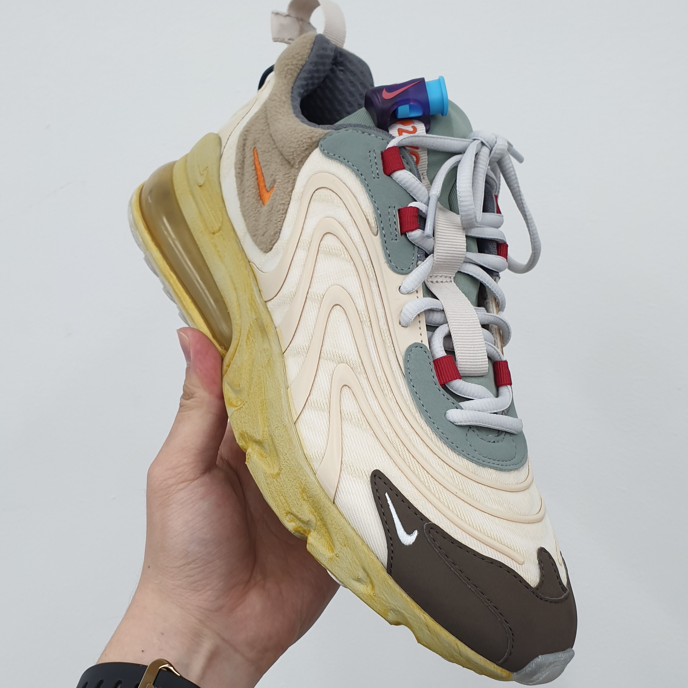 Nike x Travis Scott Air Max 270 React Cactus Trails 착용 스타일