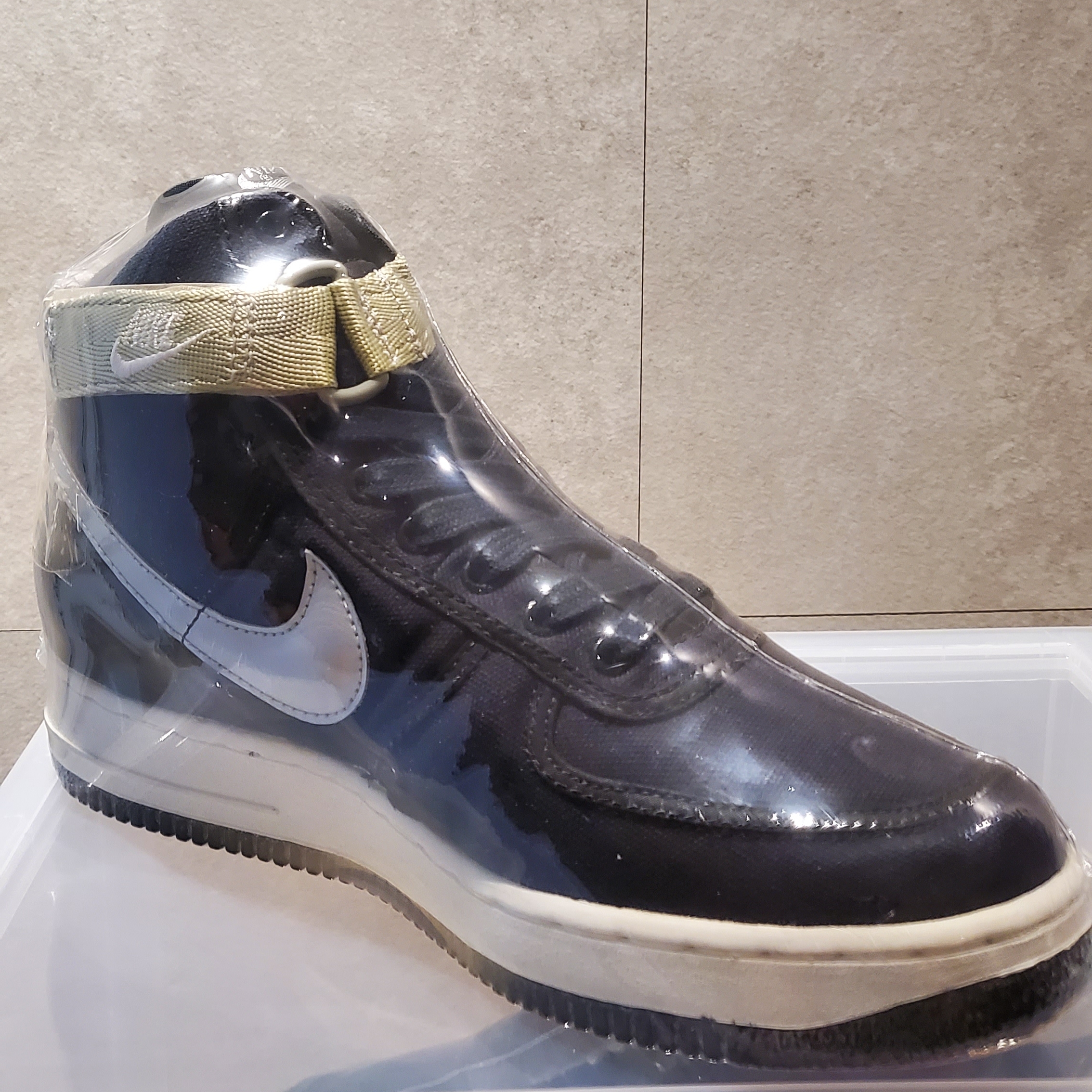 Nike x 1017 Alyx 9SM Air Force 1 High White Black 2020 착용 스타일 - 3