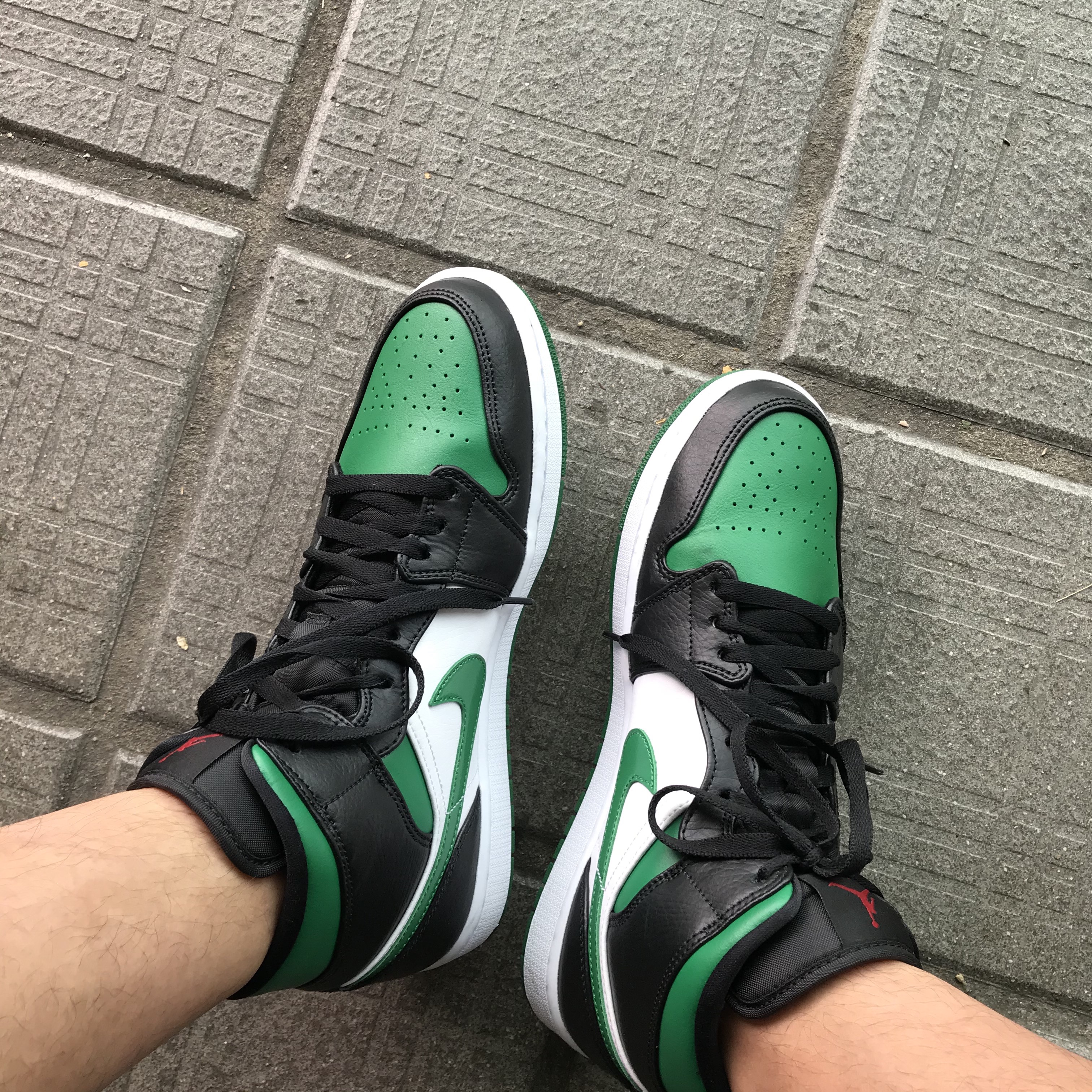 Jordan 1 Mid Green Toe 착용 스타일