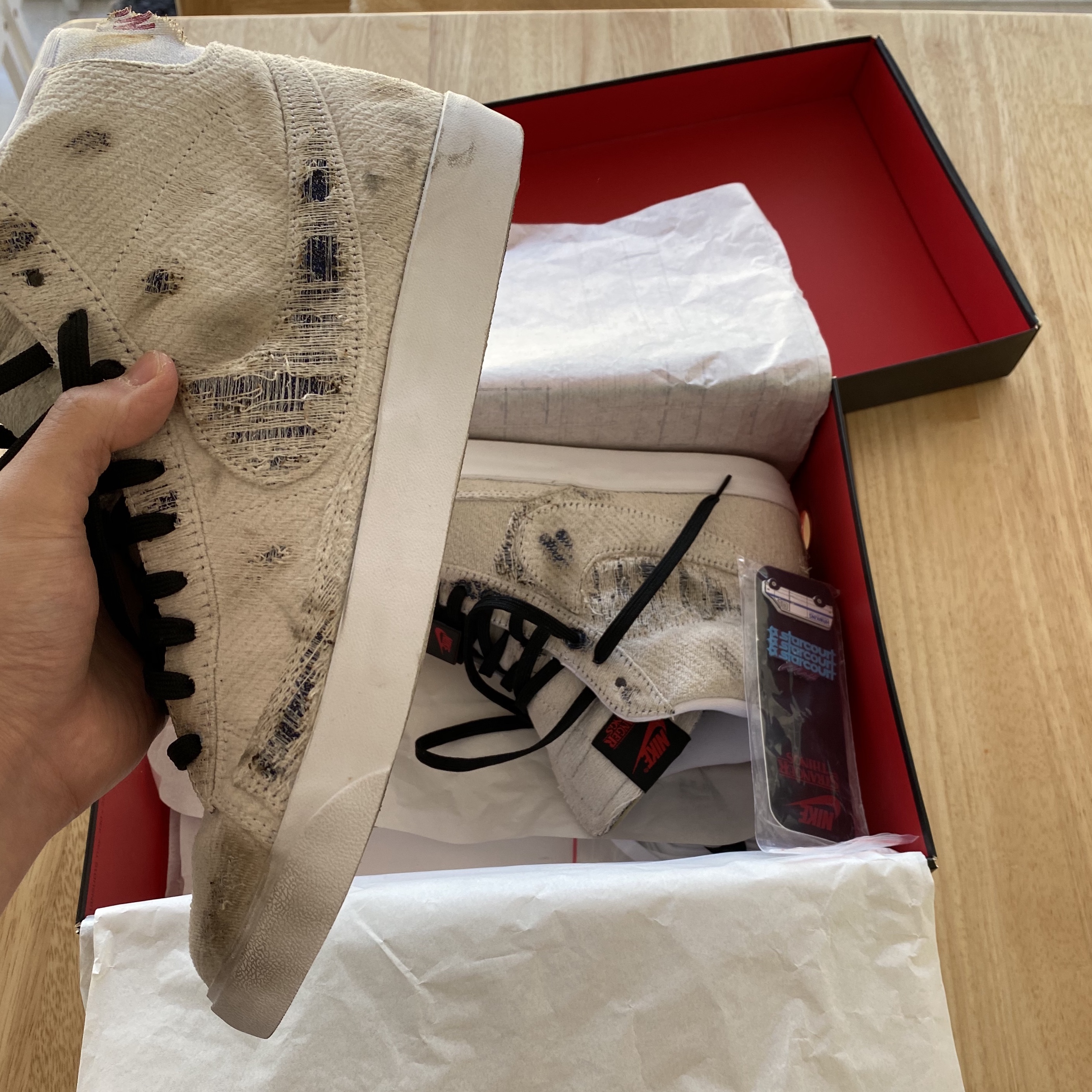 Nike x Stranger Things Blazer Mid Sail Upside Down Pack 착용 스타일 - 3