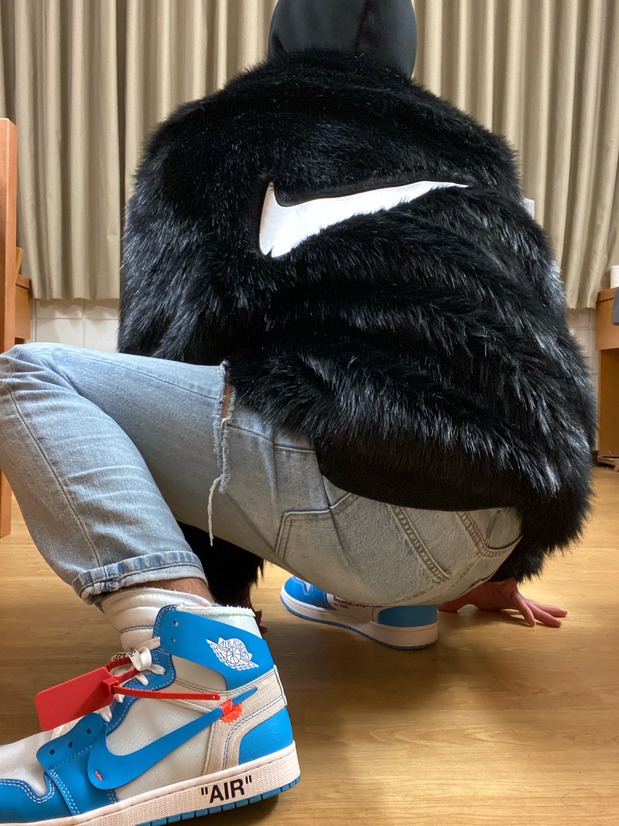 Jordan 1 x Off-White Retro High University Blue 착용 스타일