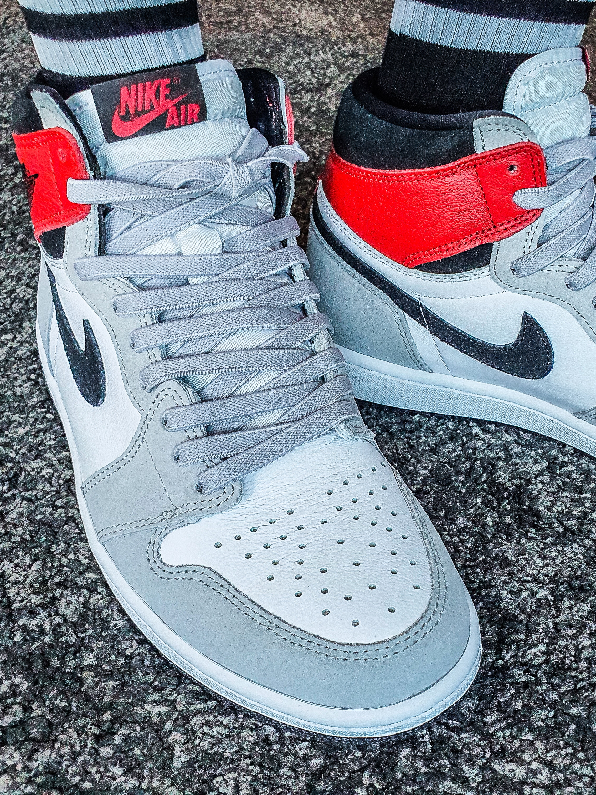 Jordan 1 Retro High OG Light Smoke Grey 착용 스타일 - 2