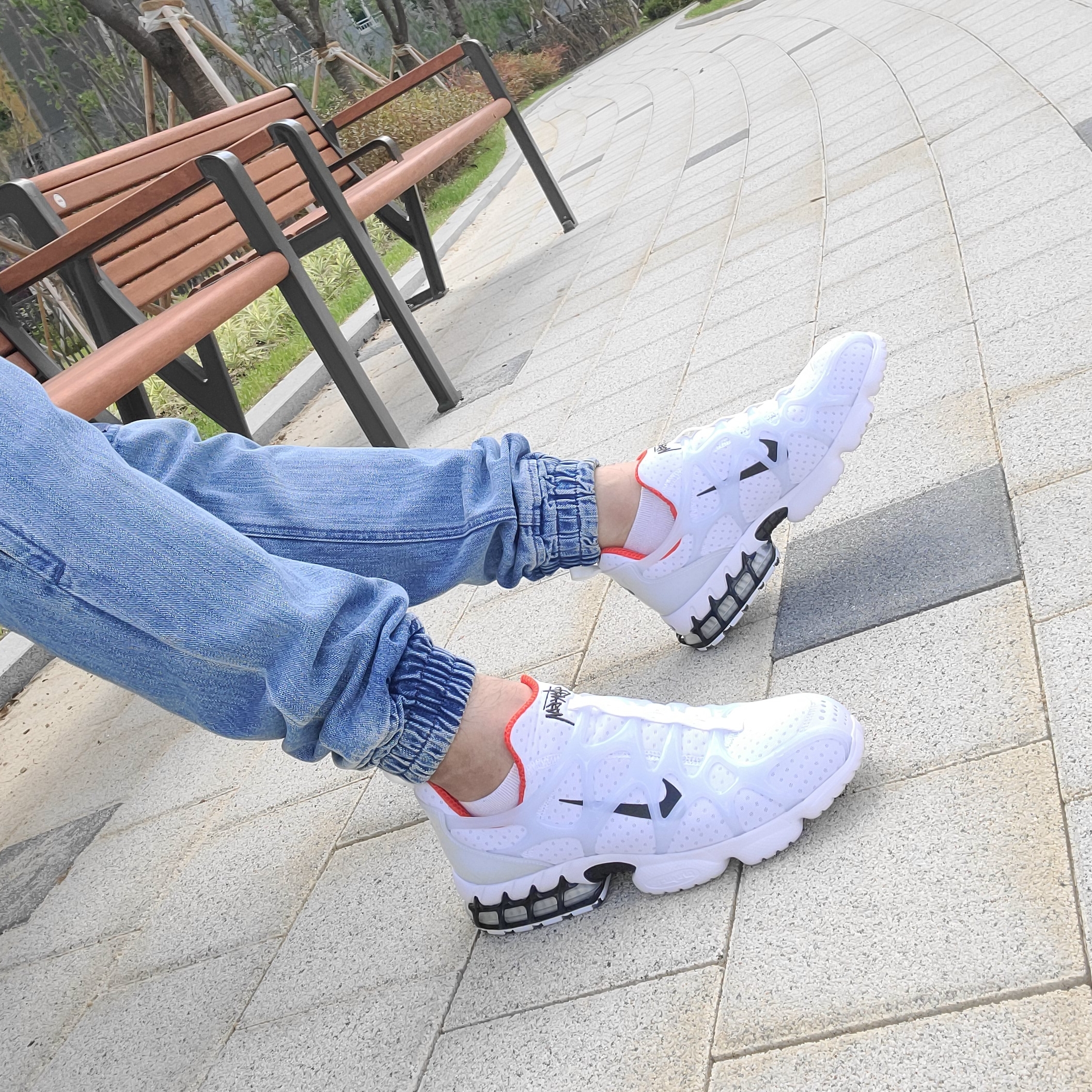 Nike x Stussy Air Zoom Spiridon Kukini White 착용 스타일