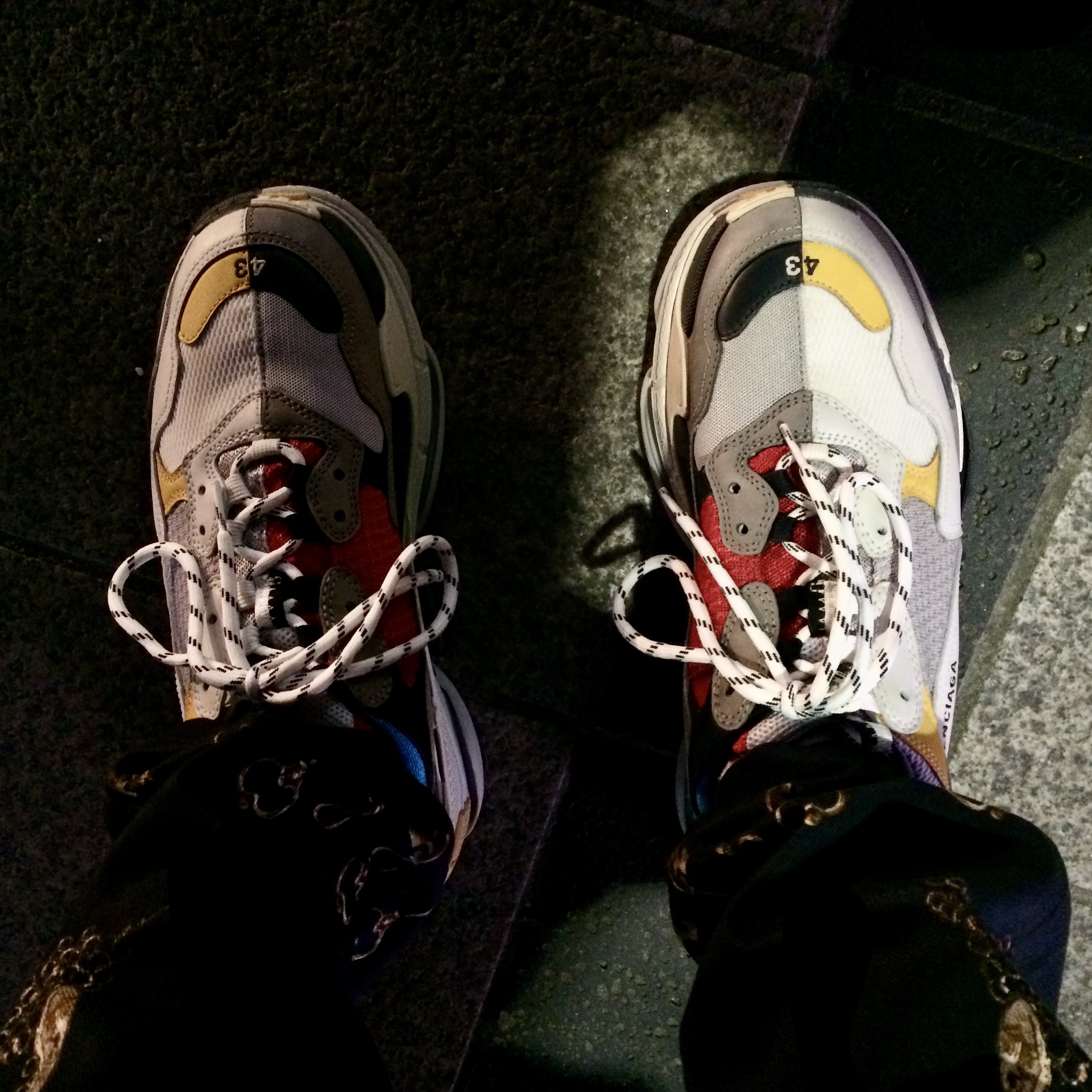 Balenciaga Triple S Bicolor White Light Grey Yellow 2018 착용 스타일