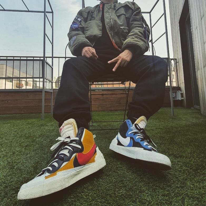 Nike x Sacai Blazer Mid Snow Beach, Nike x Sacai Blazer Mid White Black Legend Blue 착용 스타일 - 4