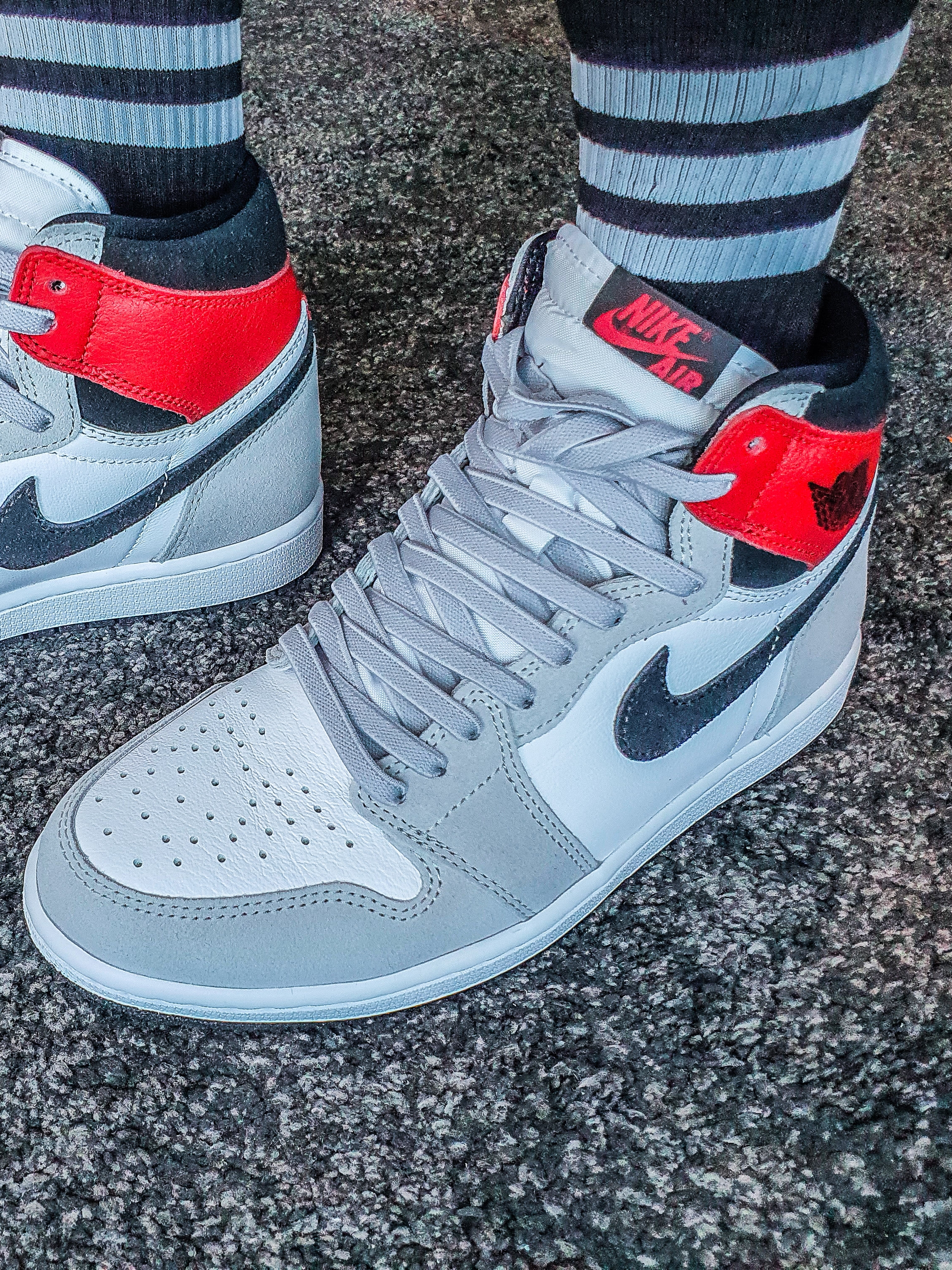 Jordan 1 Retro High OG Light Smoke Grey 착용 스타일 - 3