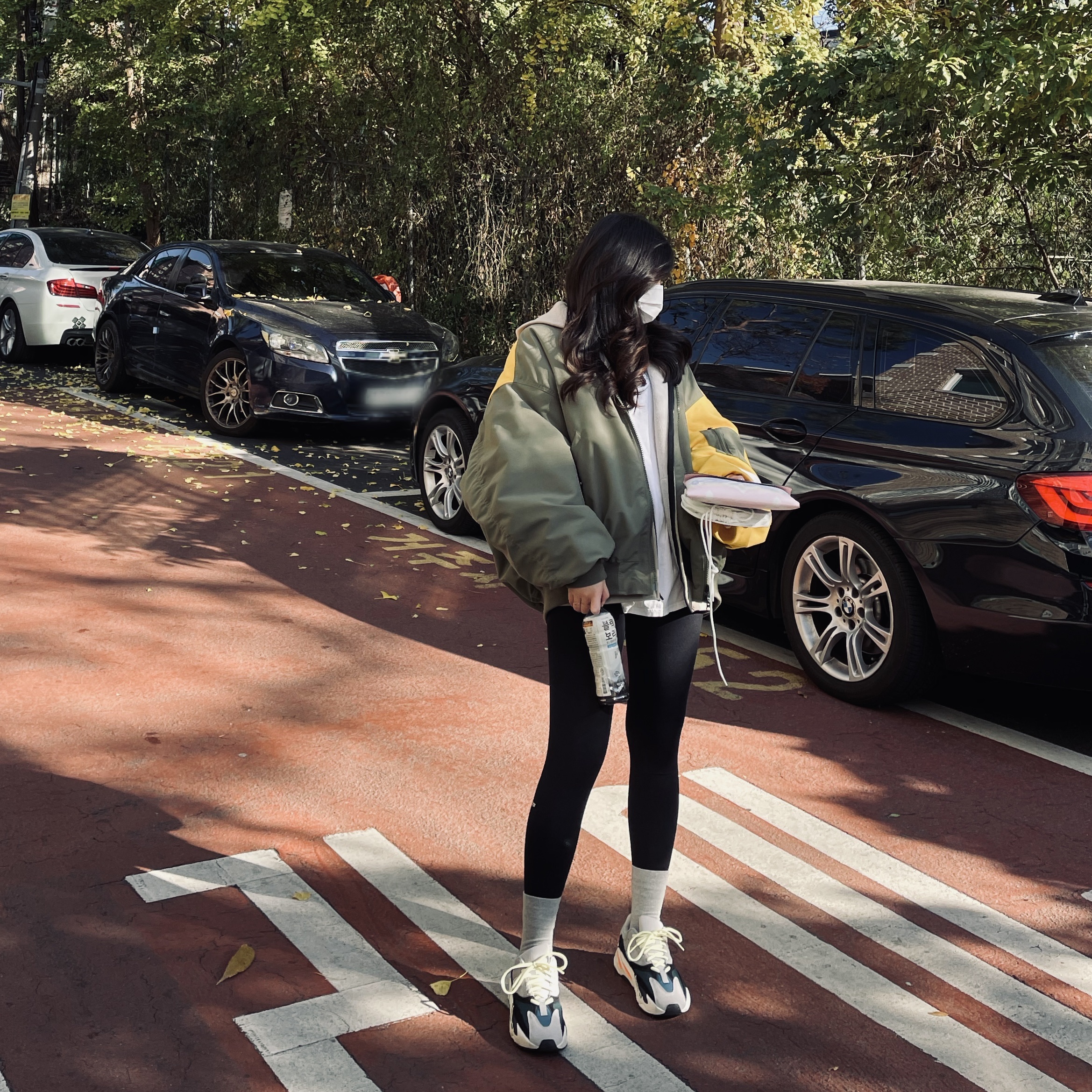 Adidas Yeezy Boost 700 Wave Runner Solid Grey 2017/2019 착용 스타일