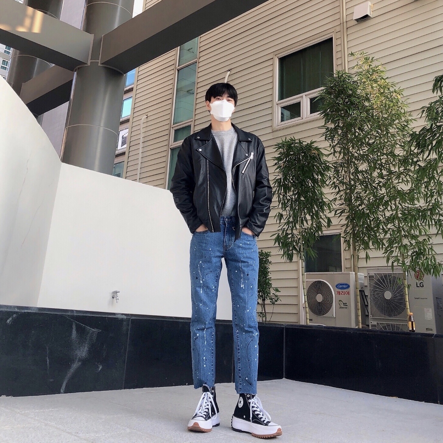 Converse Run Star Hike Hi Black White Gum 착용 스타일