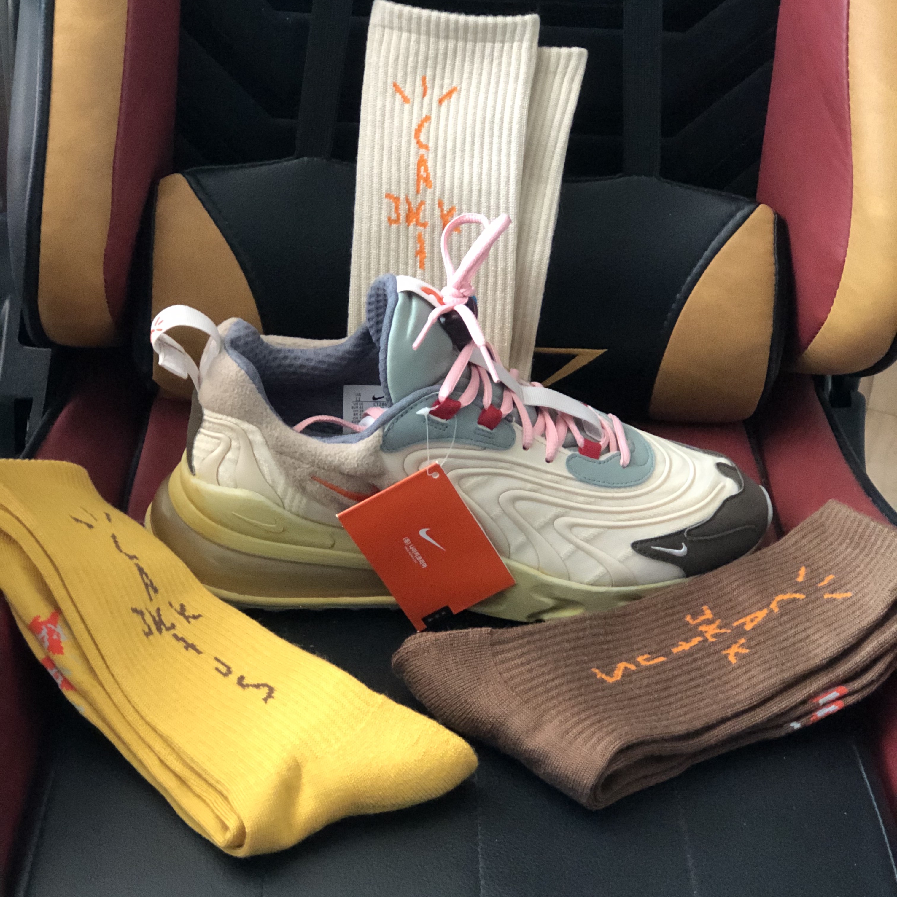 Nike x Travis Scott Air Max 270 React Cactus Trails 착용 스타일