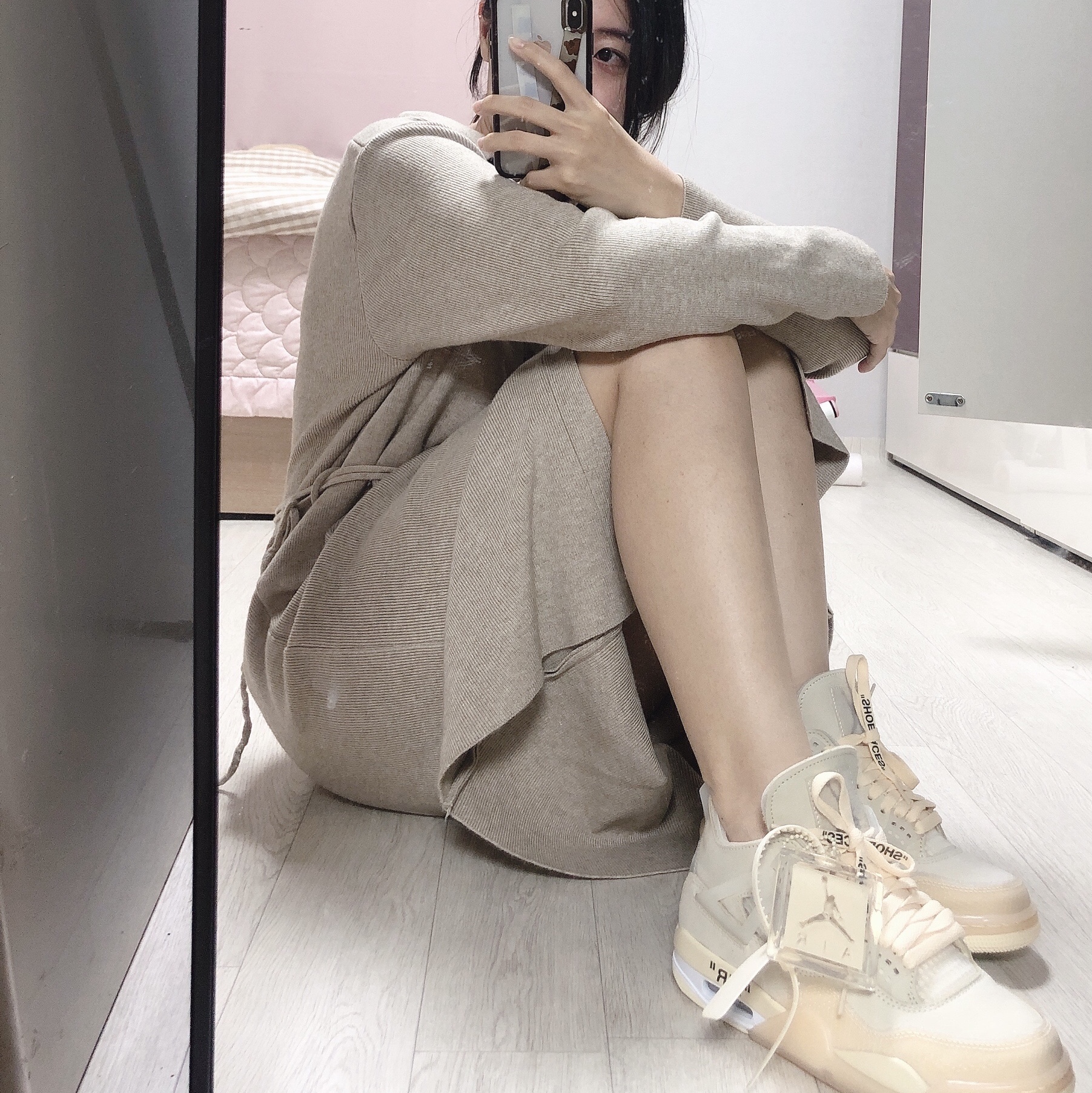(W) Jordan 4 x Off-White Retro SP Sail 착용 스타일