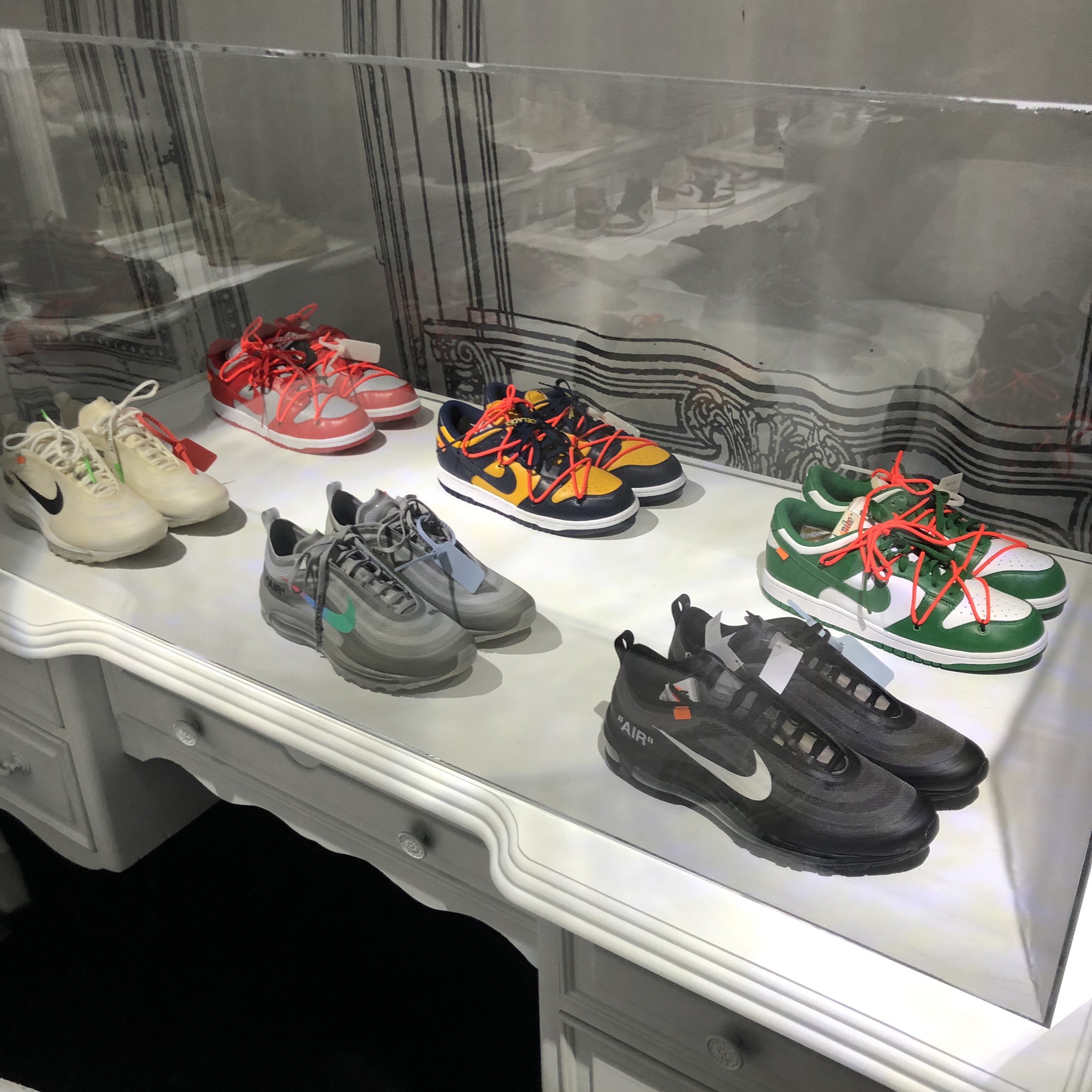 Nike x Travis Scott Air Max 270 React Cactus Trails, Jordan 1 x Travis Scott Retro High OG SP Mocha 착용 스타일 - 3