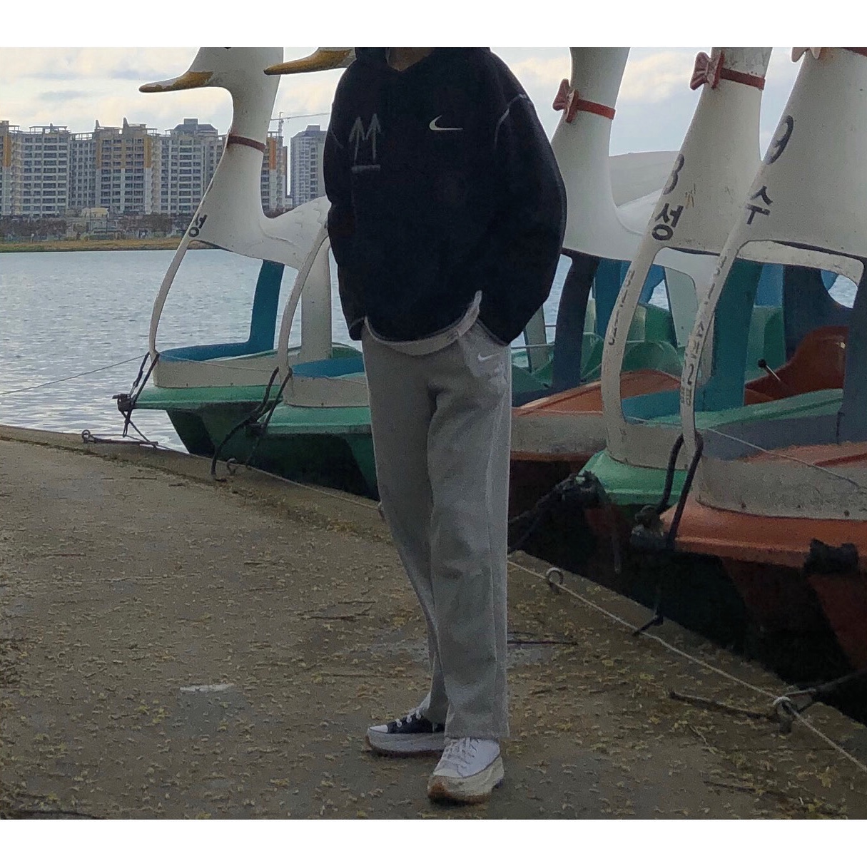 Converse x JW Anderson Run Star Hike Hi White, Converse Run Star Hike Hi Black White Gum 착용 스타일
