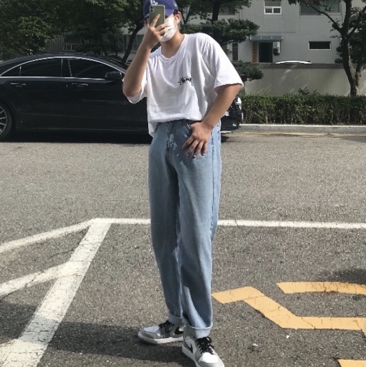 Jordan 1 Mid Light Smoke Grey 착용 스타일